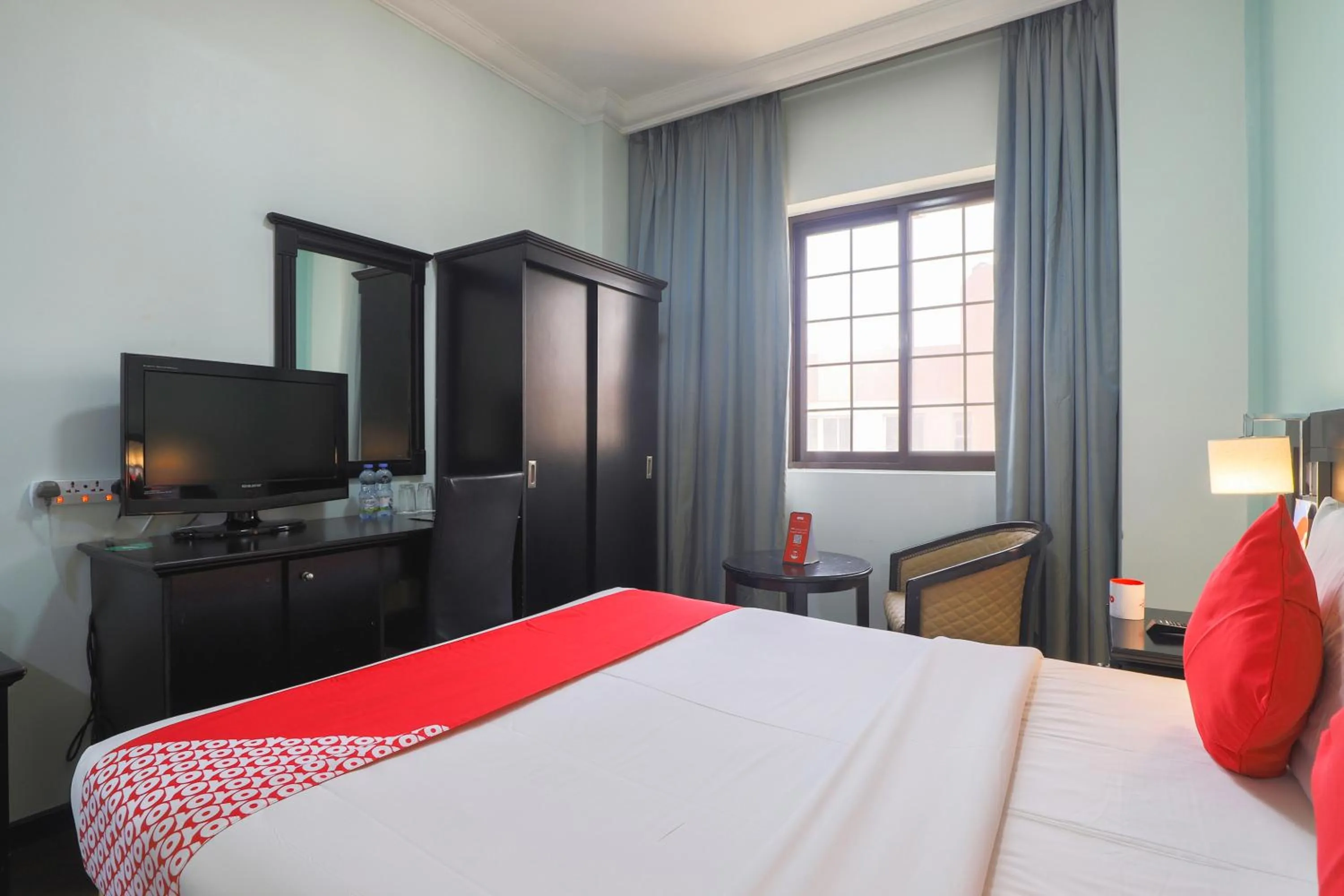 Bedroom, Bed in Eureka Hotel