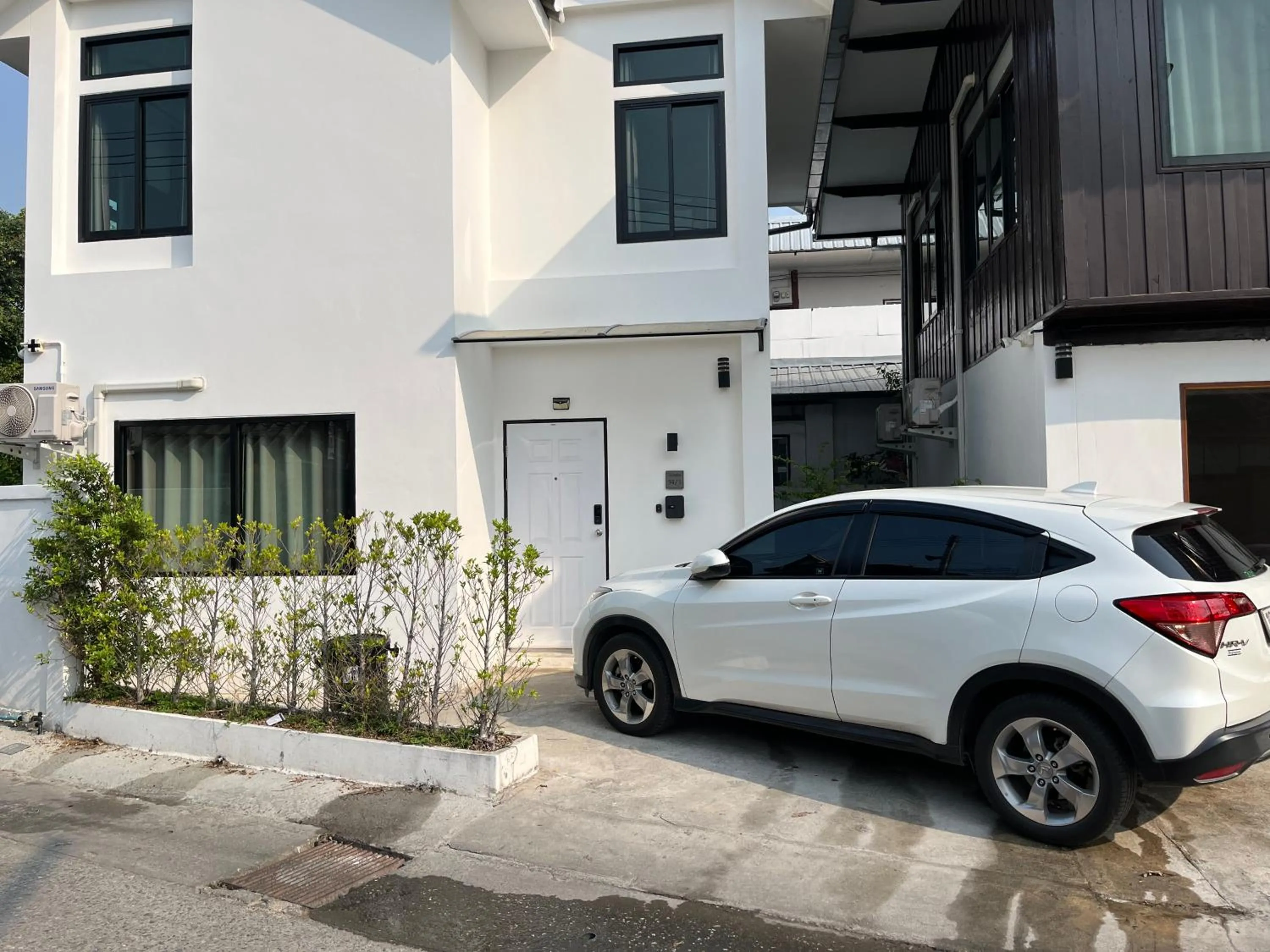Baan 9 Muang small house
