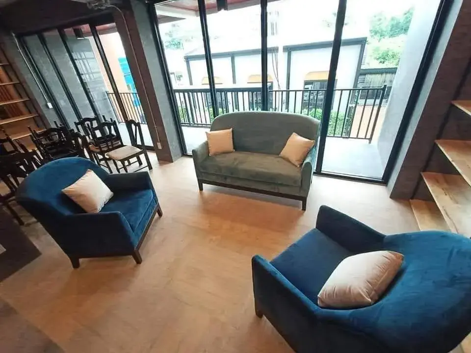 Lounge or bar in Modern Budget Hotel Lounge or bar in Modern Budget Hotel