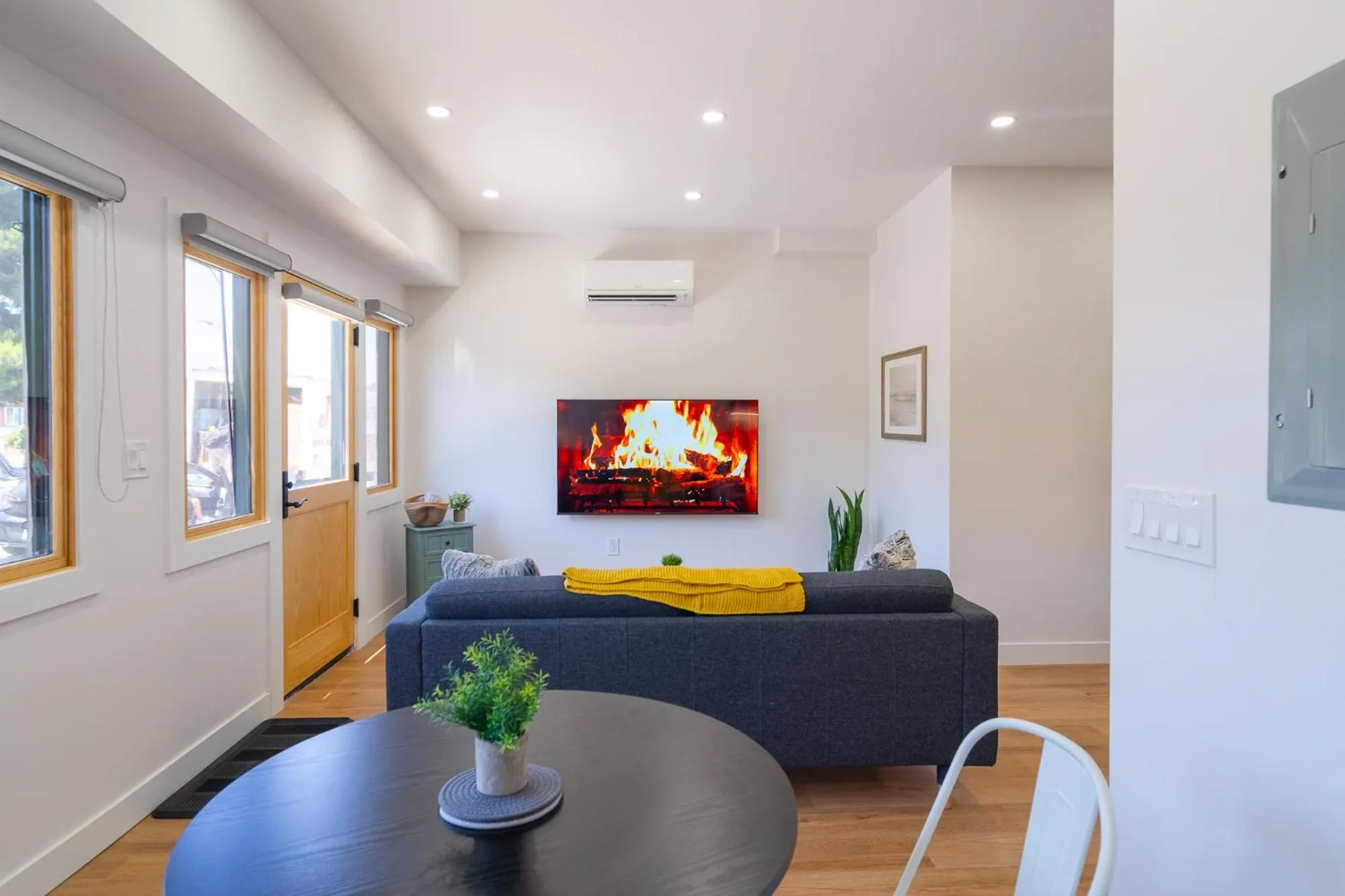 TV and multimedia in Fern House South Park Craftsman