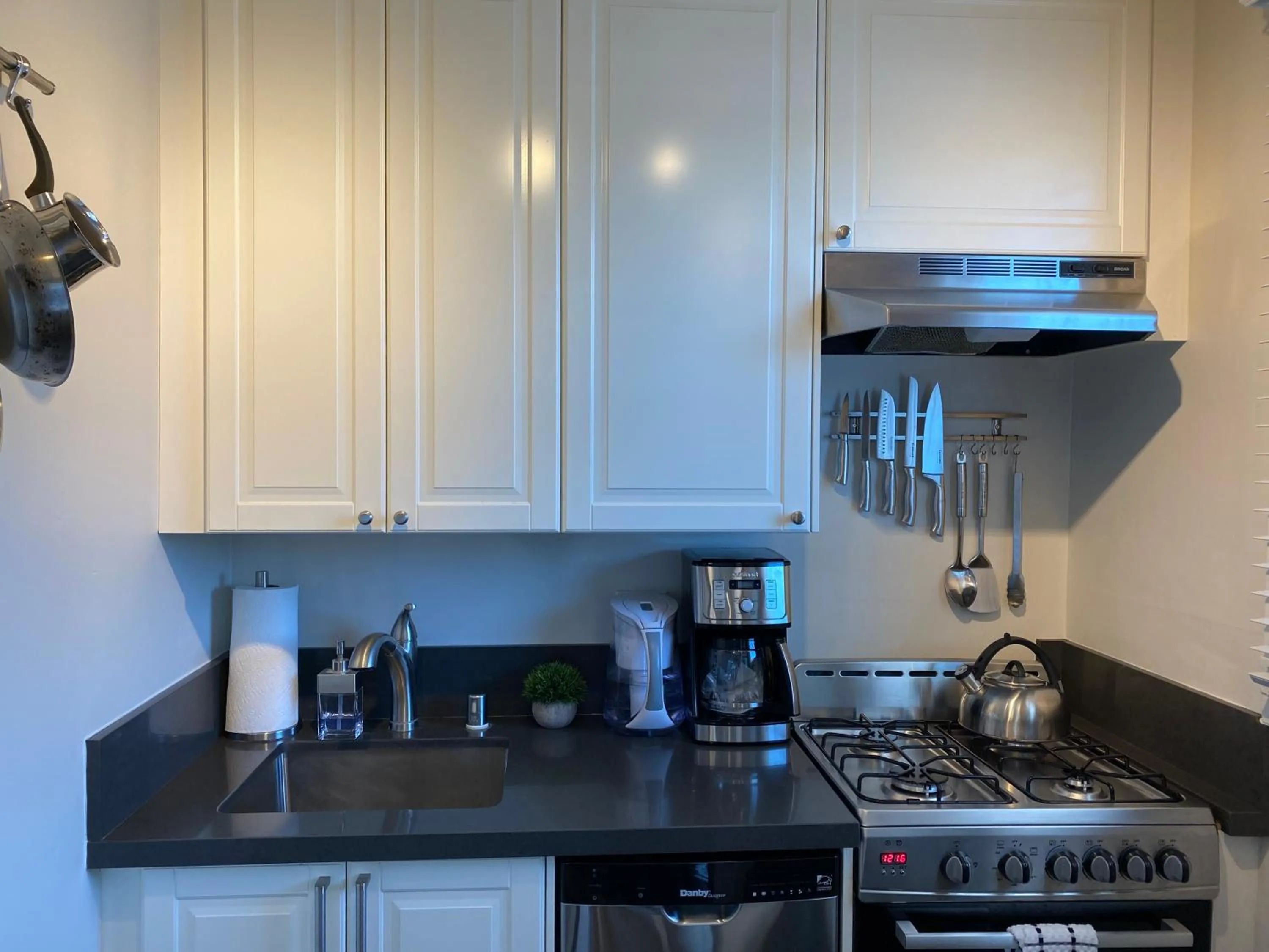 Kitchen or kitchenette in Fern House South Park Craftsman