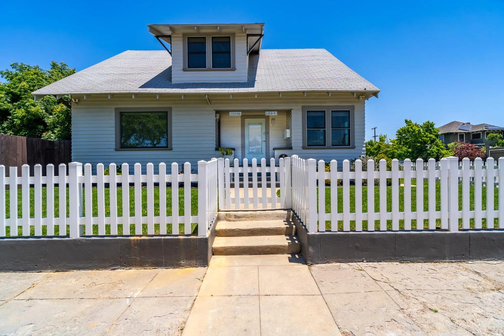 Property building in Fern House South Park Craftsman