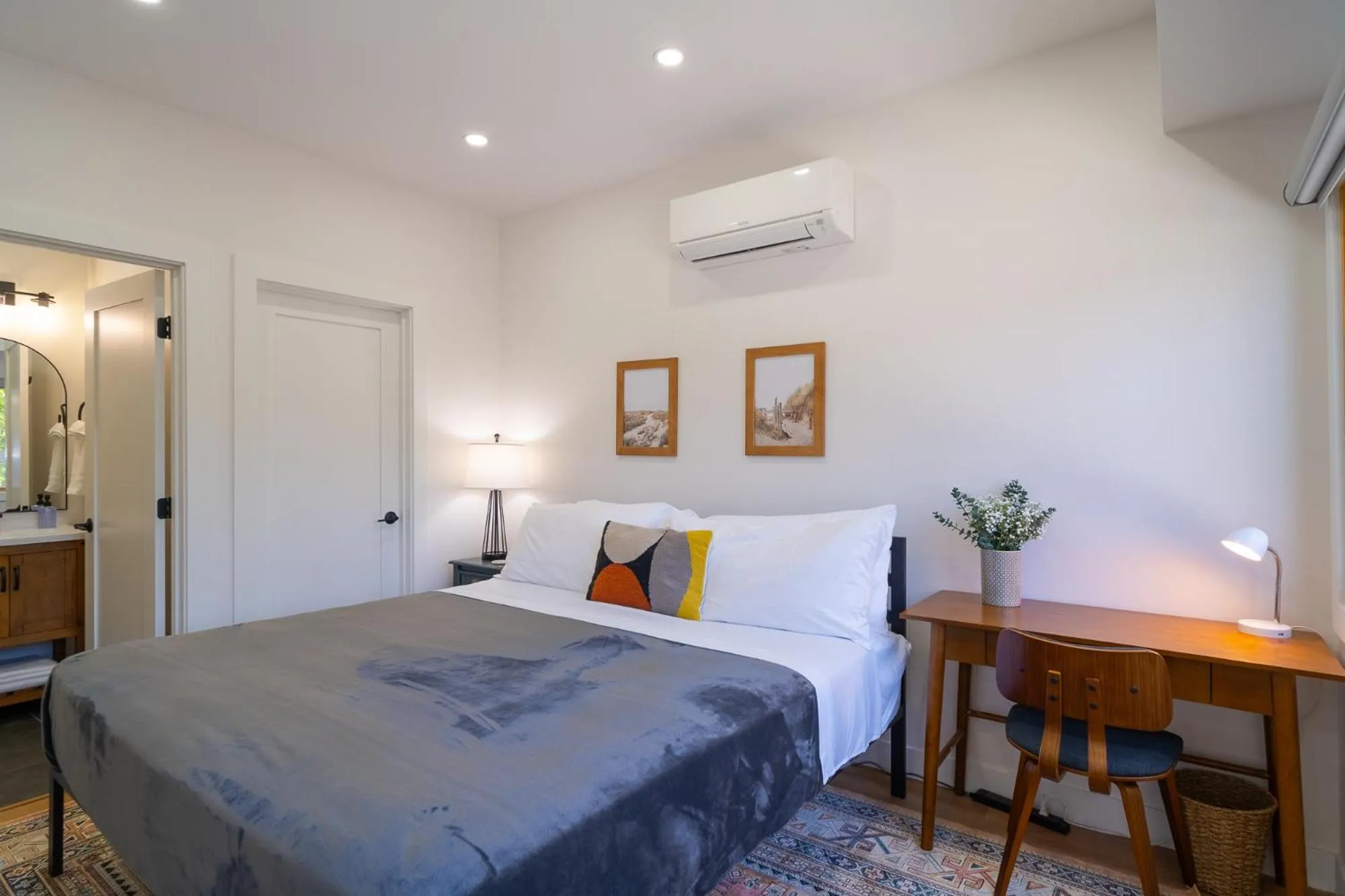 Bed in Fern House South Park Craftsman