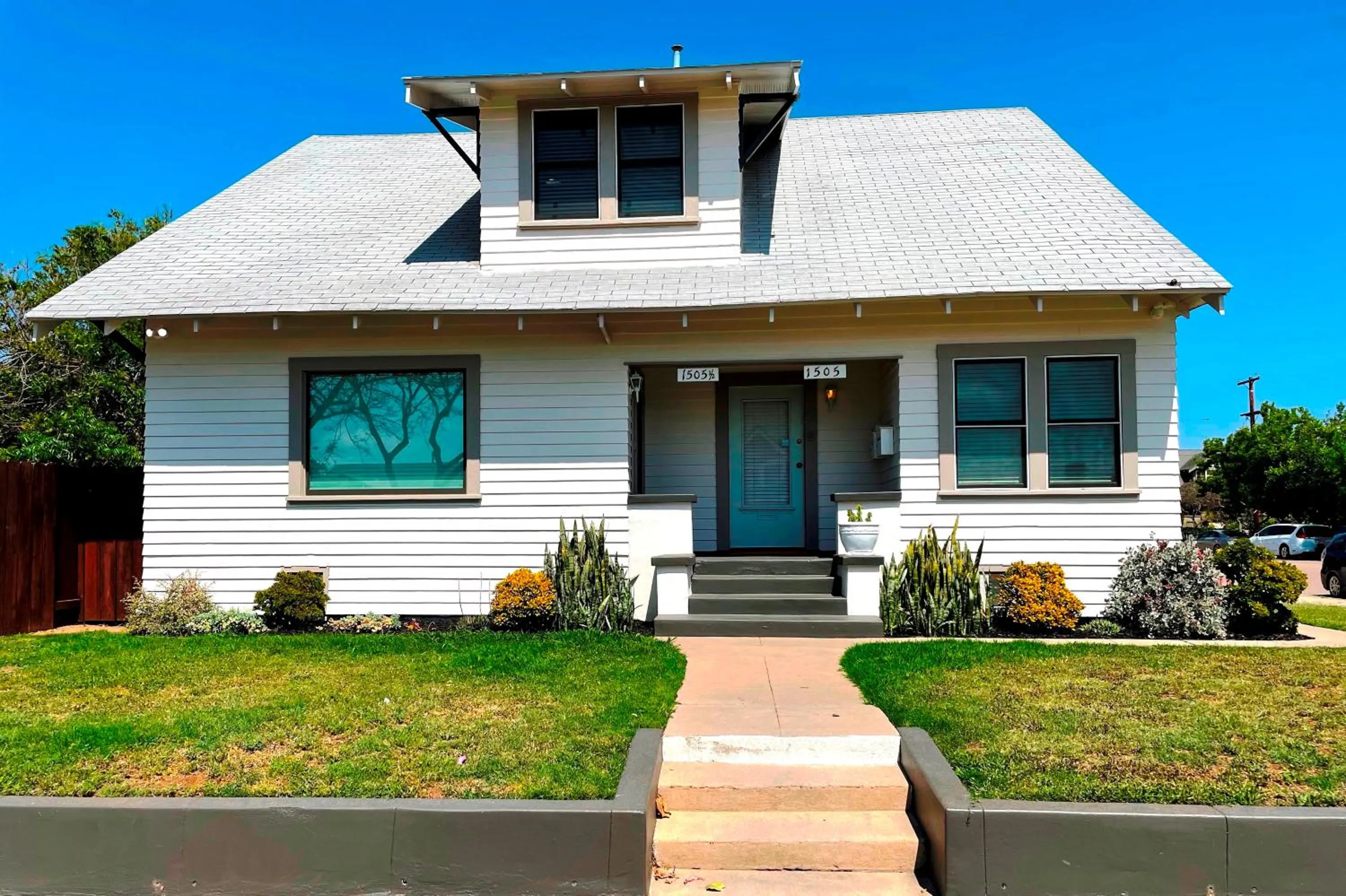 Property building in Fern House South Park Craftsman