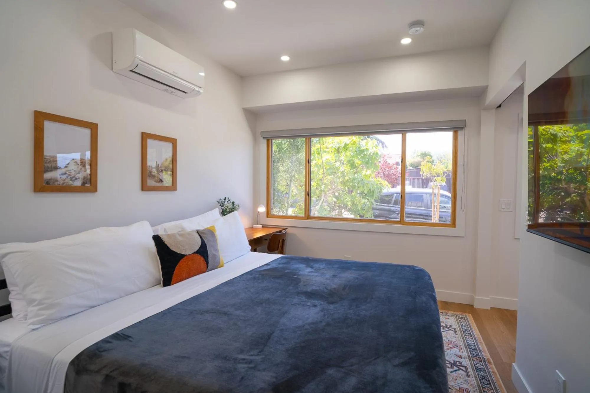 Bed in Fern House South Park Craftsman