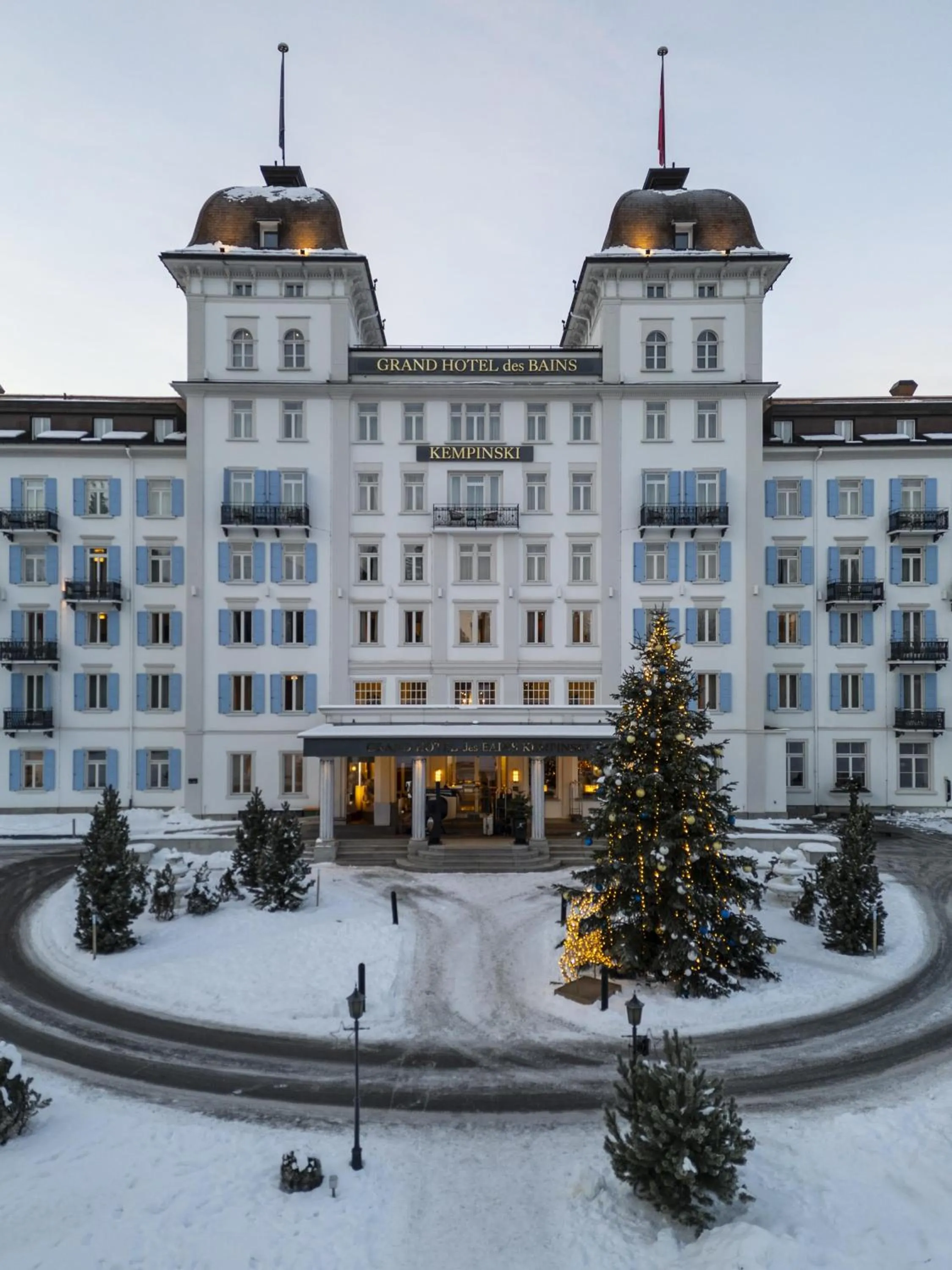 Inner courtyard view in Grand Hotel des Bains Kempinski