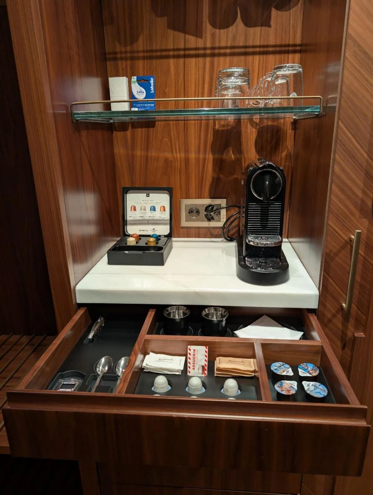 Coffee/tea facilities in Grand Hotel des Bains Kempinski