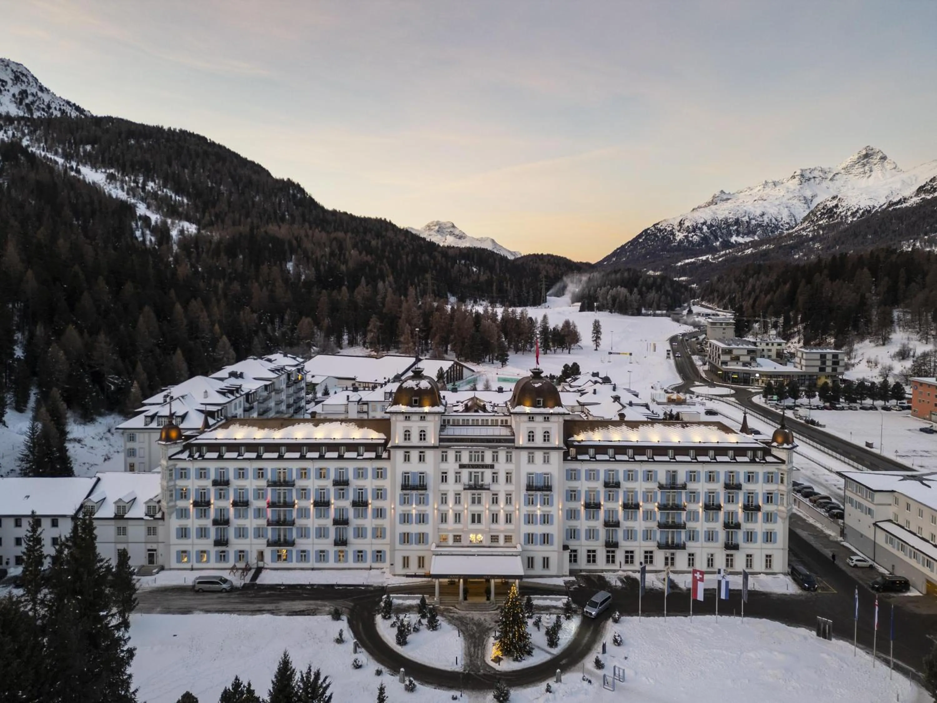 Inner courtyard view in Grand Hotel des Bains Kempinski
