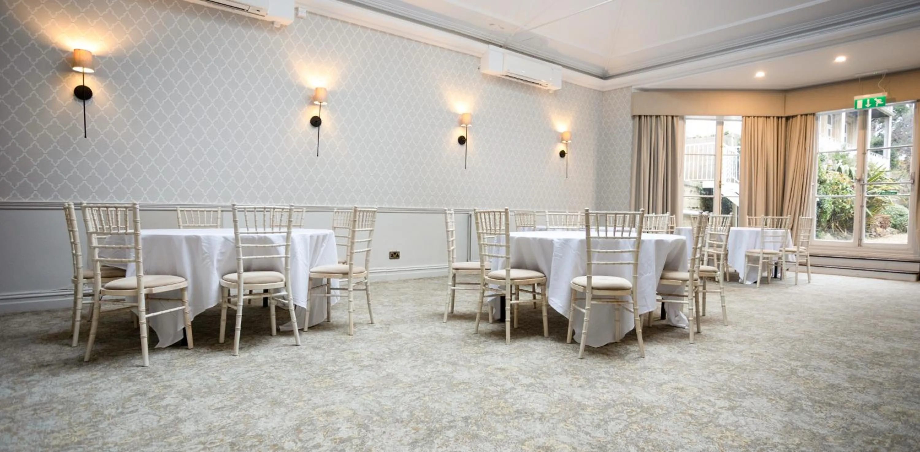 Banquet/Function facilities in Lansdown Grove Hotel