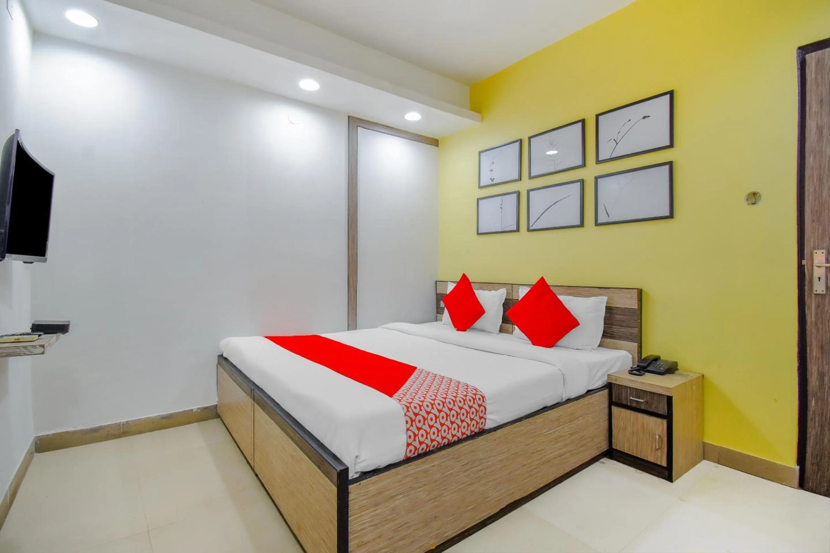 Bedroom, Bed in Super hotel O Adri 2