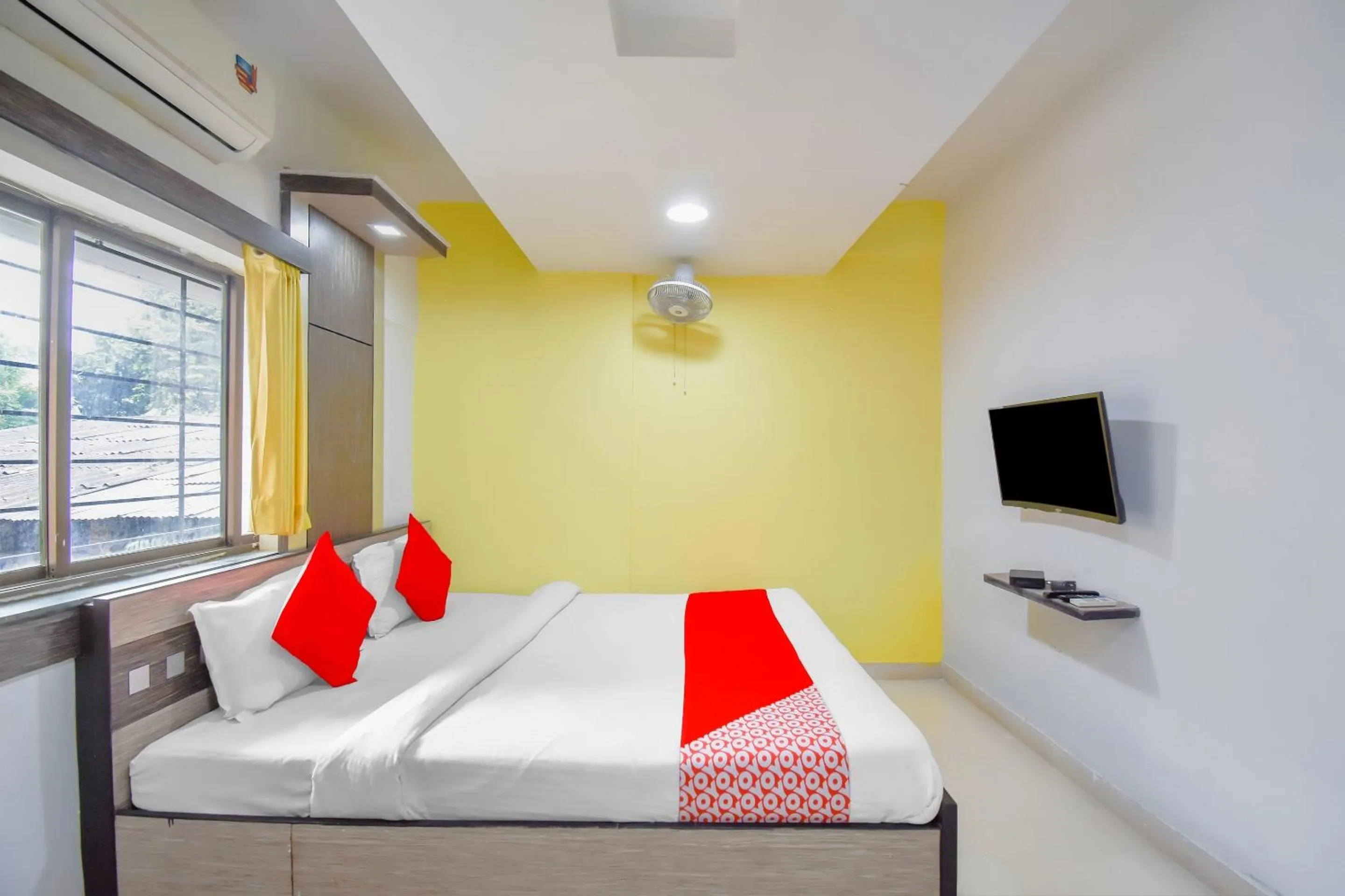 Bedroom, Bed in Super hotel O Adri 2