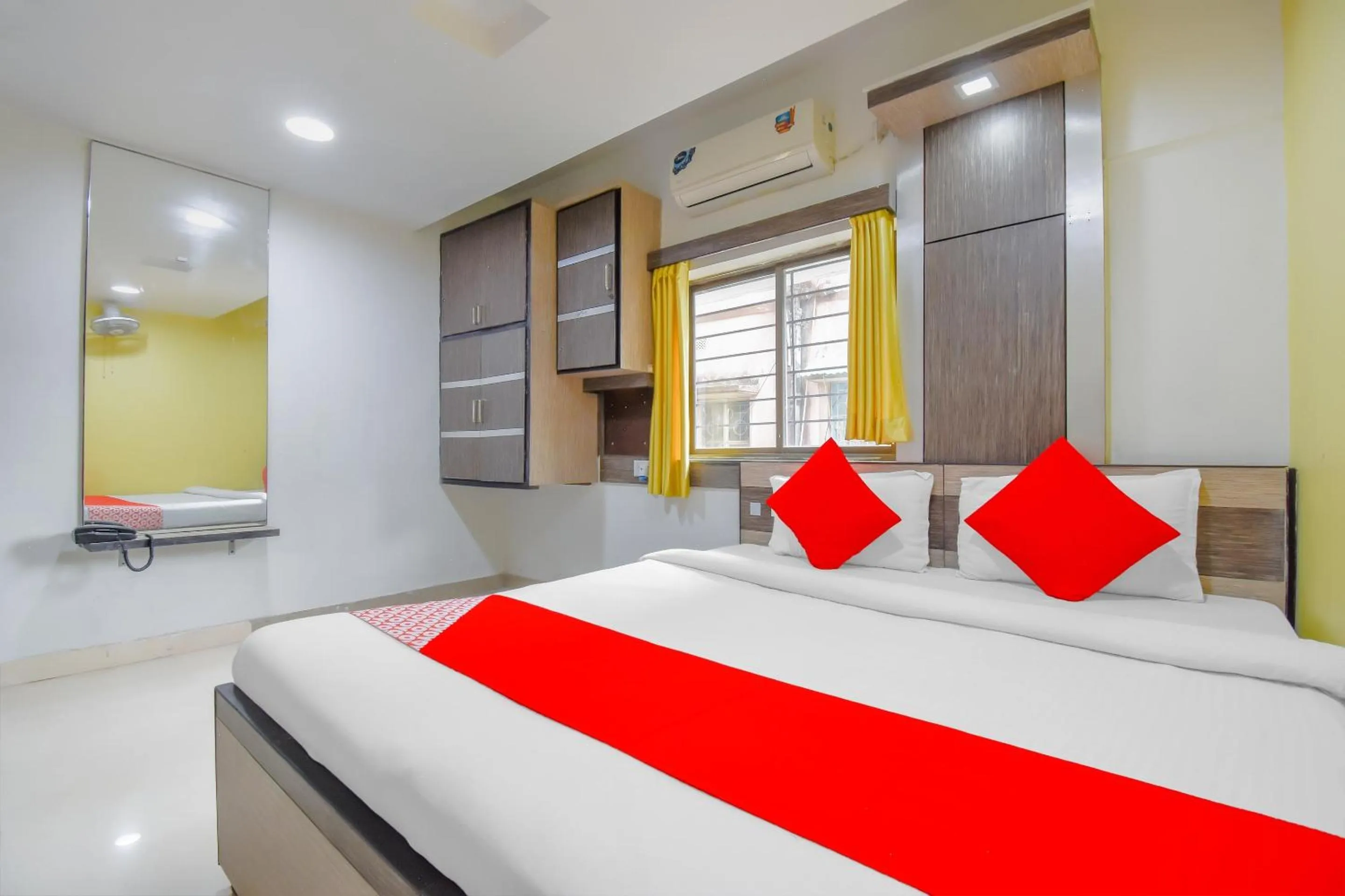 Bedroom, Bed in Super hotel O Adri 2