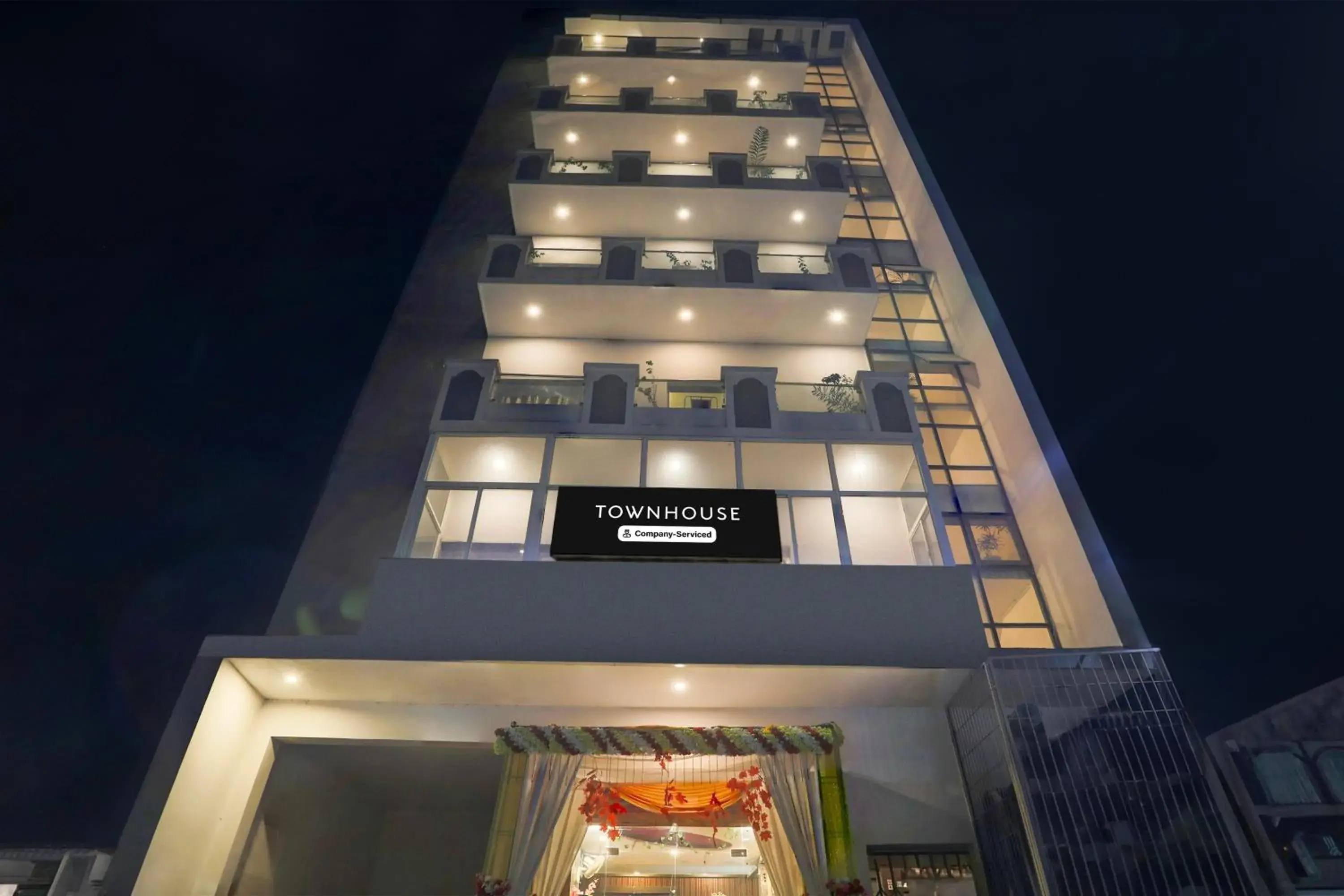 Facade/entrance in Super Townhouse Hyderabad Gate IIT BHU Formerly RK Heights Facade/entrance in Super Townhouse Hyderabad Gate IIT BHU Formerly RK Heights