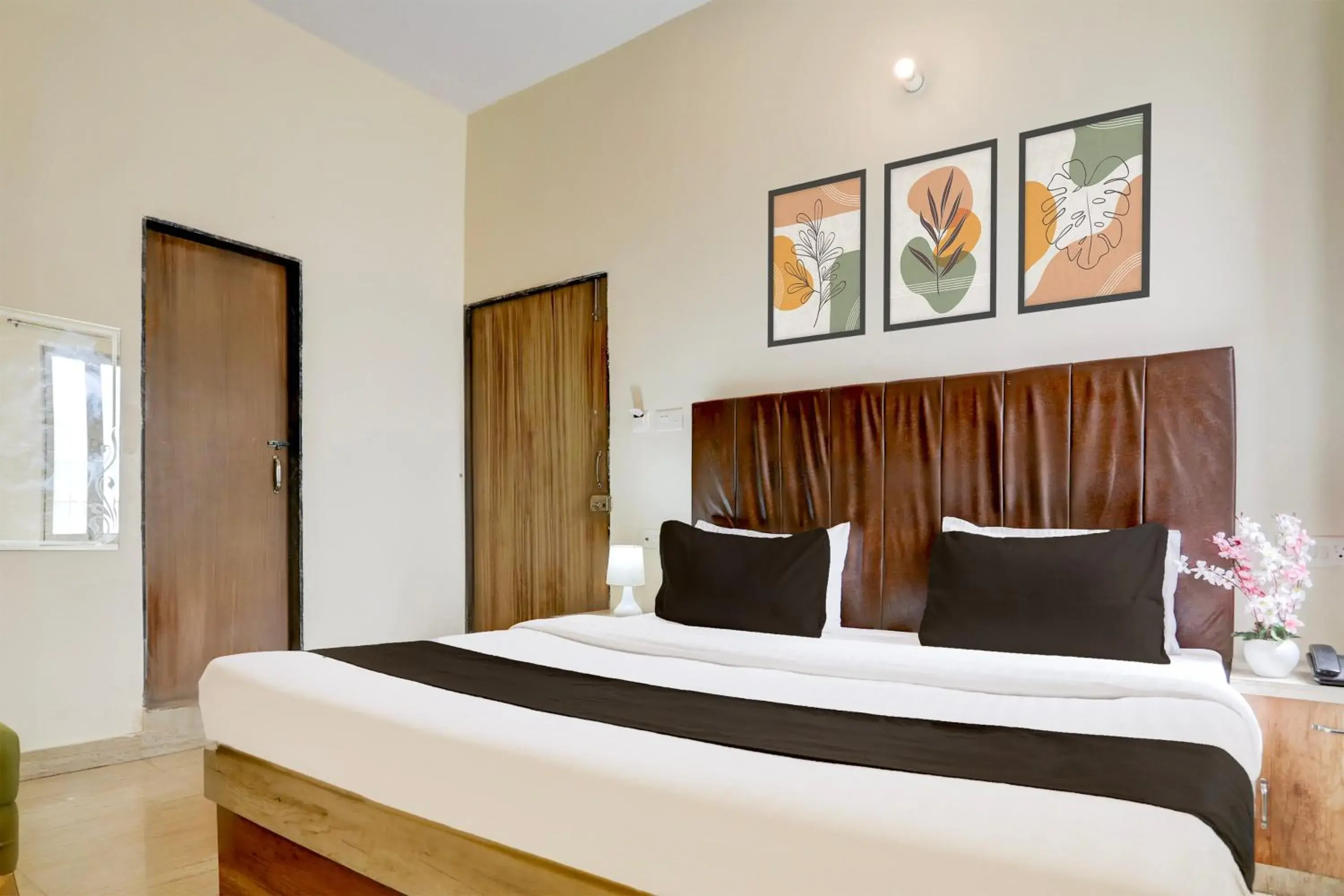 Bedroom, Bed in Super Townhouse Hyderabad Gate IIT BHU Formerly RK Heights Bedroom, Bed in Super Townhouse Hyderabad Gate IIT BHU Formerly RK Heights