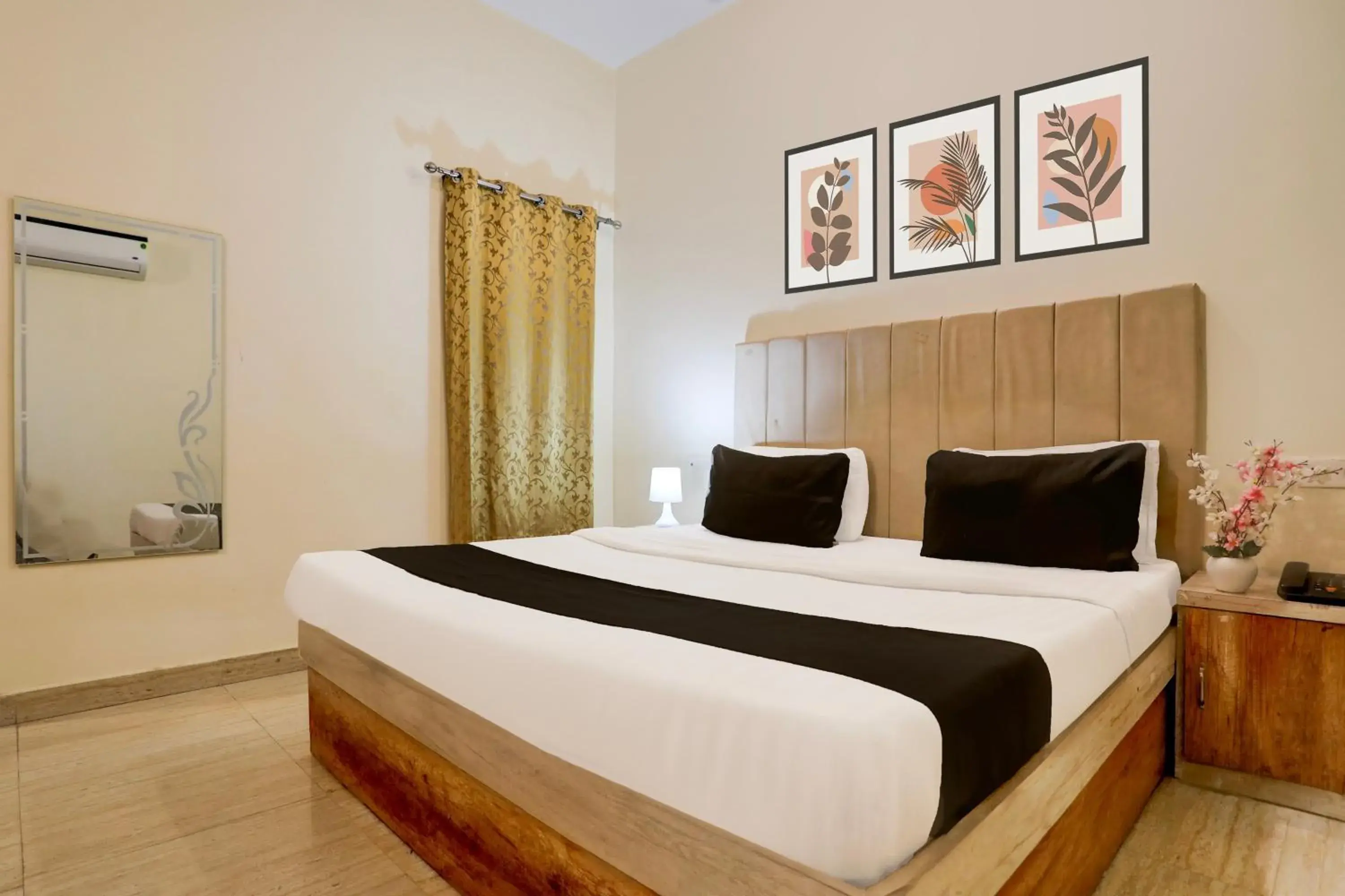 Bedroom, Bed in Super Townhouse Hyderabad Gate IIT BHU Formerly RK Heights Bedroom, Bed in Super Townhouse Hyderabad Gate IIT BHU Formerly RK Heights