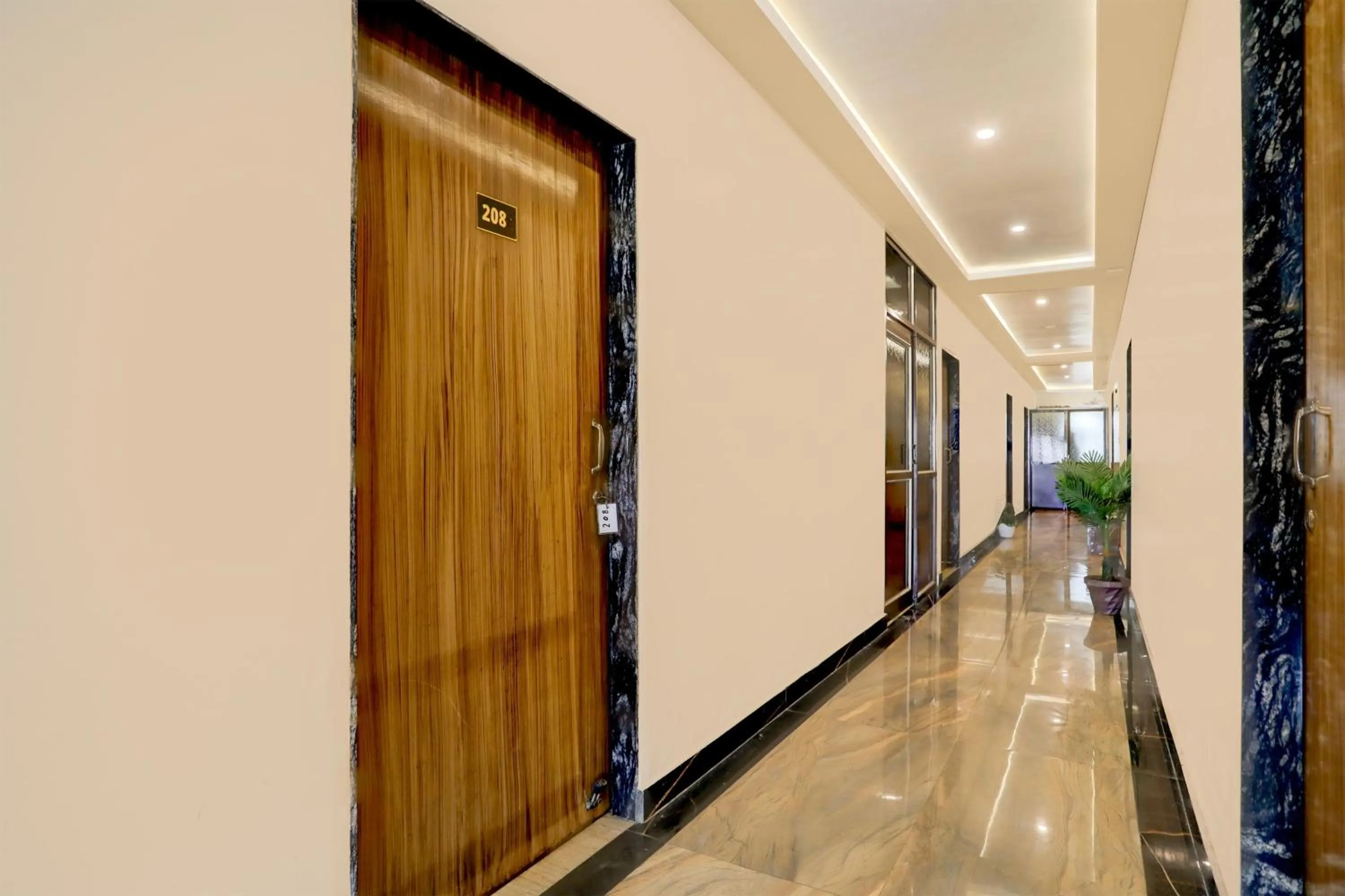 Lobby or reception in Super Townhouse Hyderabad Gate IIT BHU Formerly RK Heights