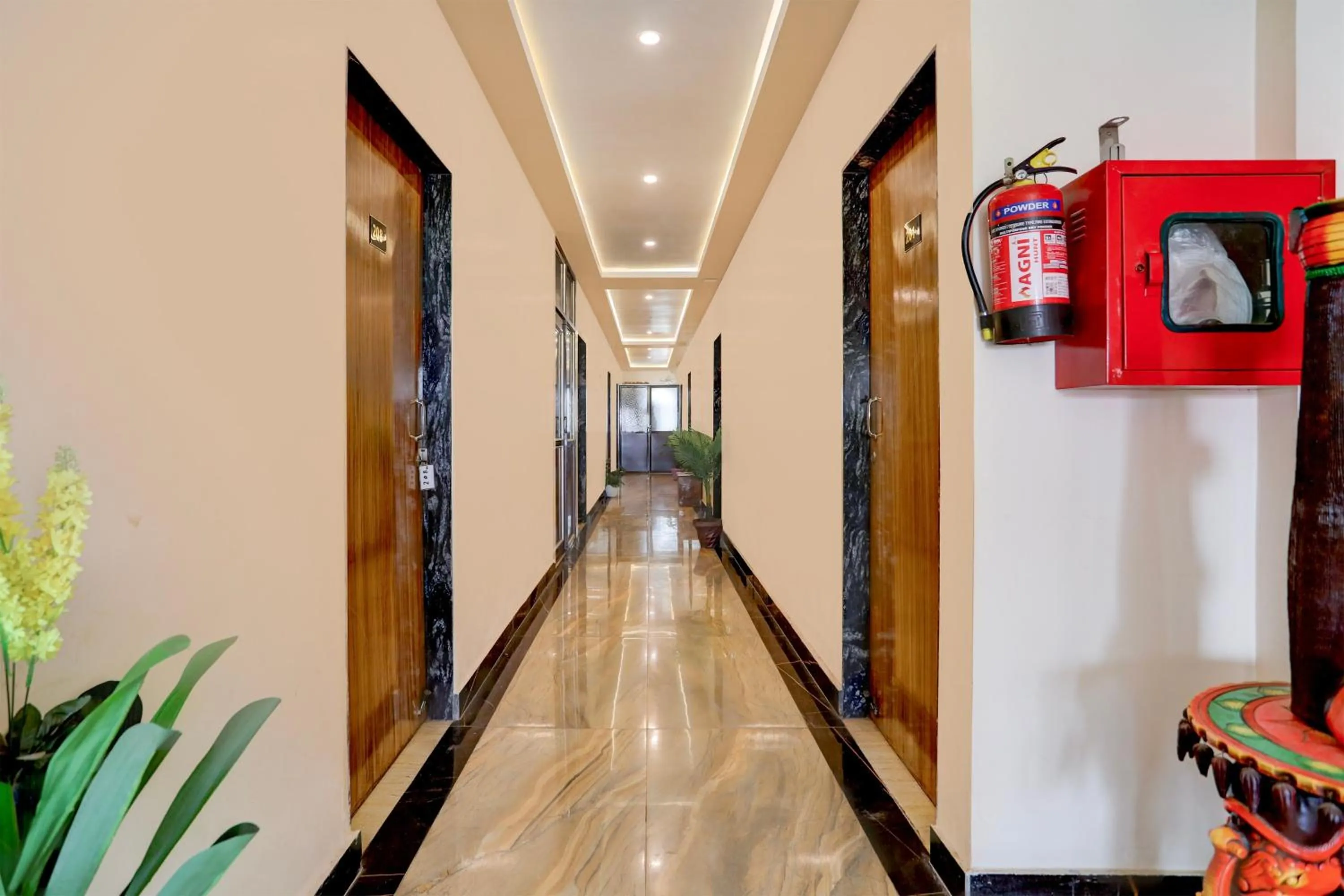 Lobby or reception in Super Townhouse Hyderabad Gate IIT BHU Formerly RK Heights