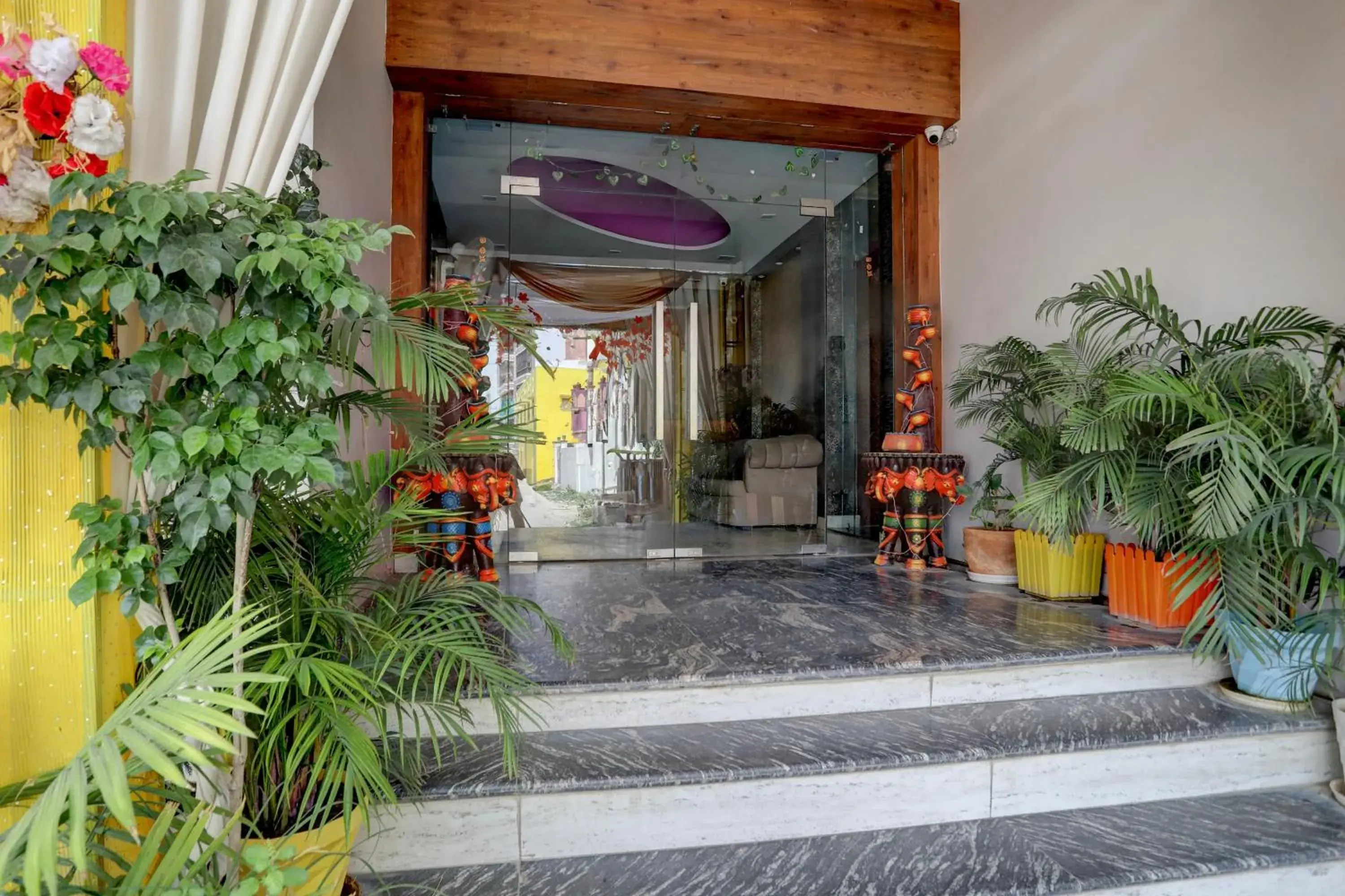 Facade/entrance in Super Townhouse Hyderabad Gate IIT BHU Formerly RK Heights Facade/entrance in Super Townhouse Hyderabad Gate IIT BHU Formerly RK Heights