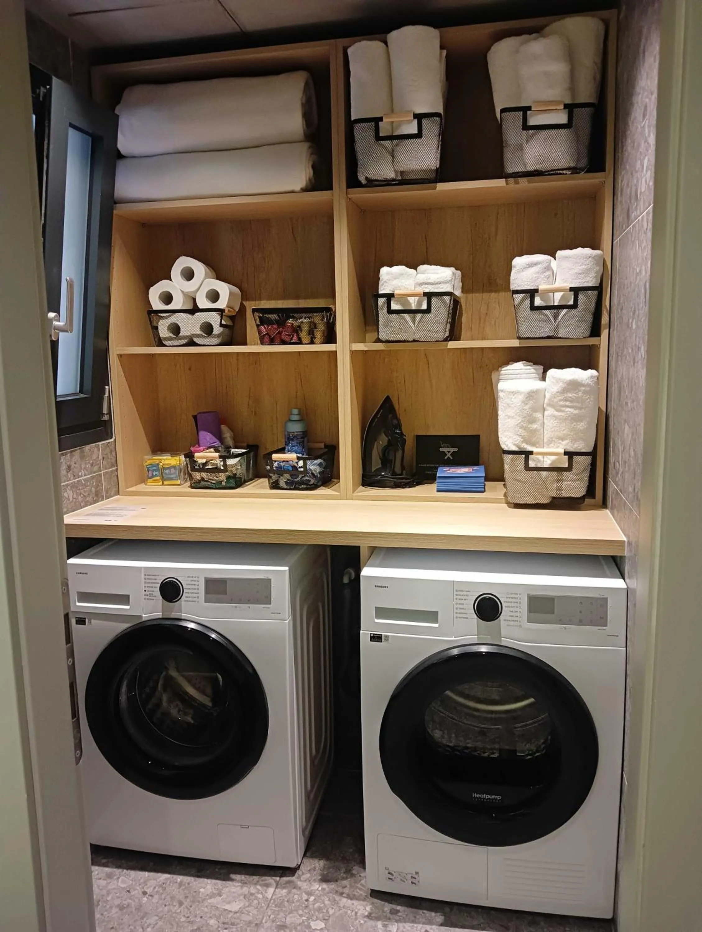 washing machine in Bob W Athens Akadimia