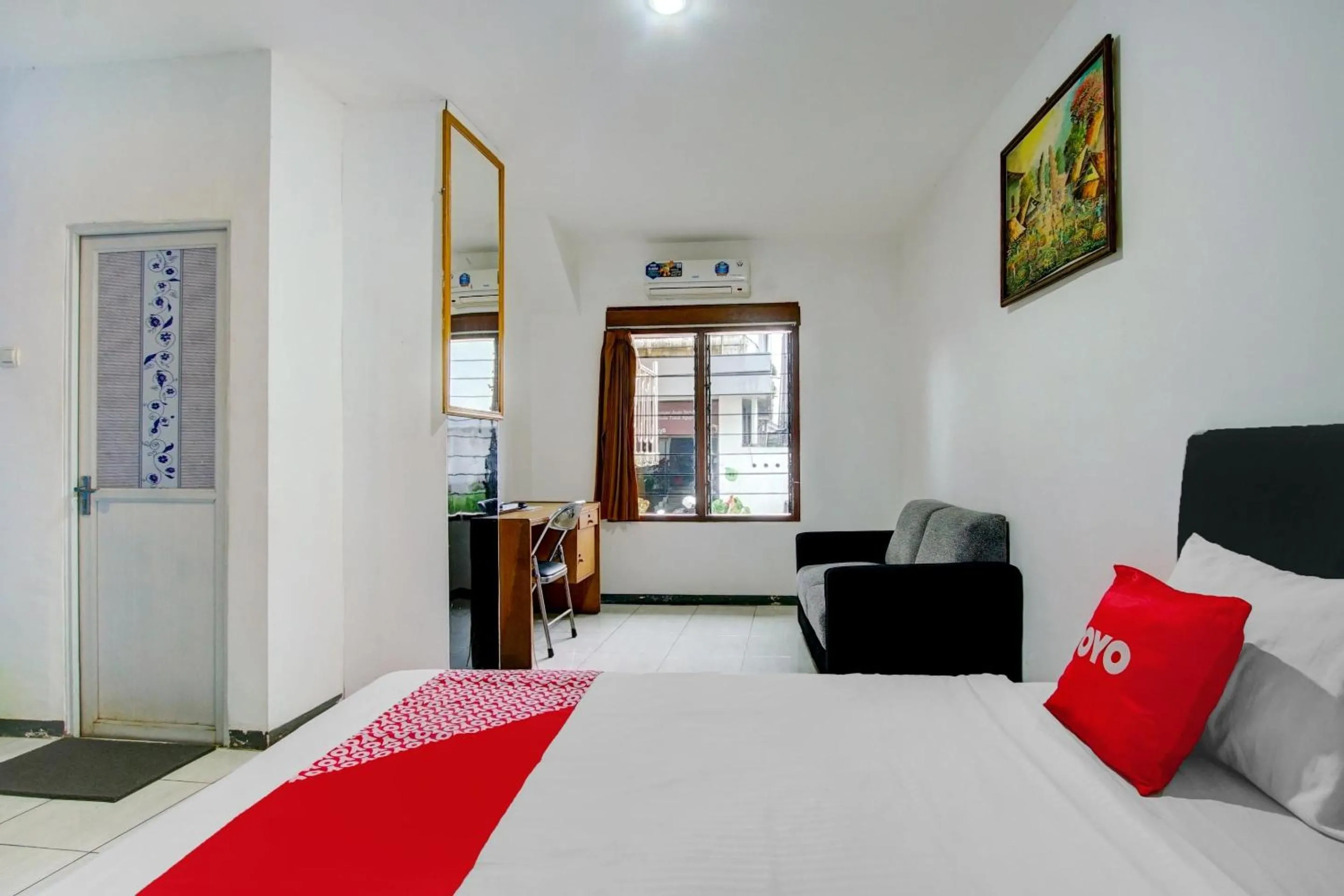 Bedroom, Bed in OYO Life 90071 Paralayang View