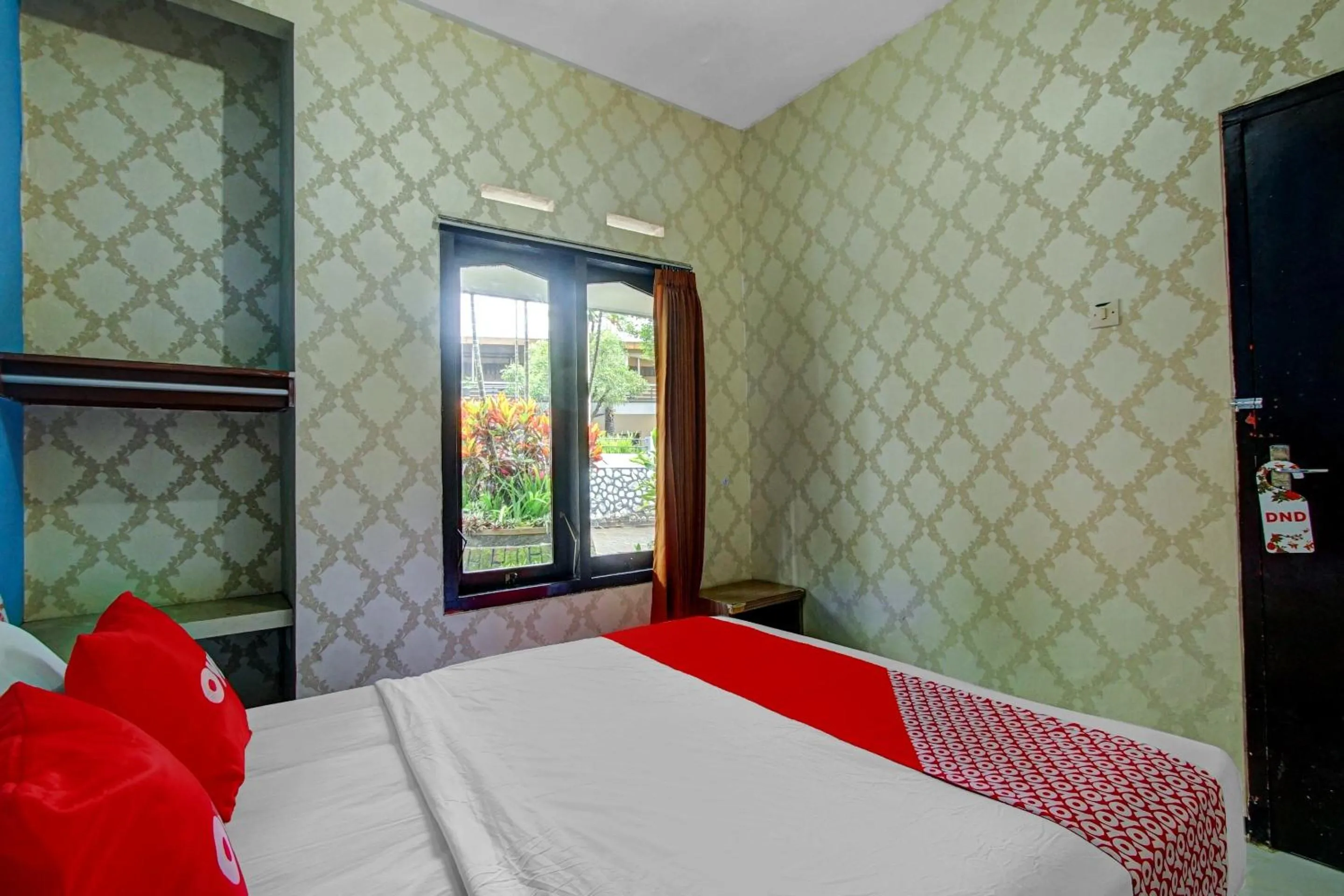 Bedroom, Bed in OYO Life 90071 Paralayang View