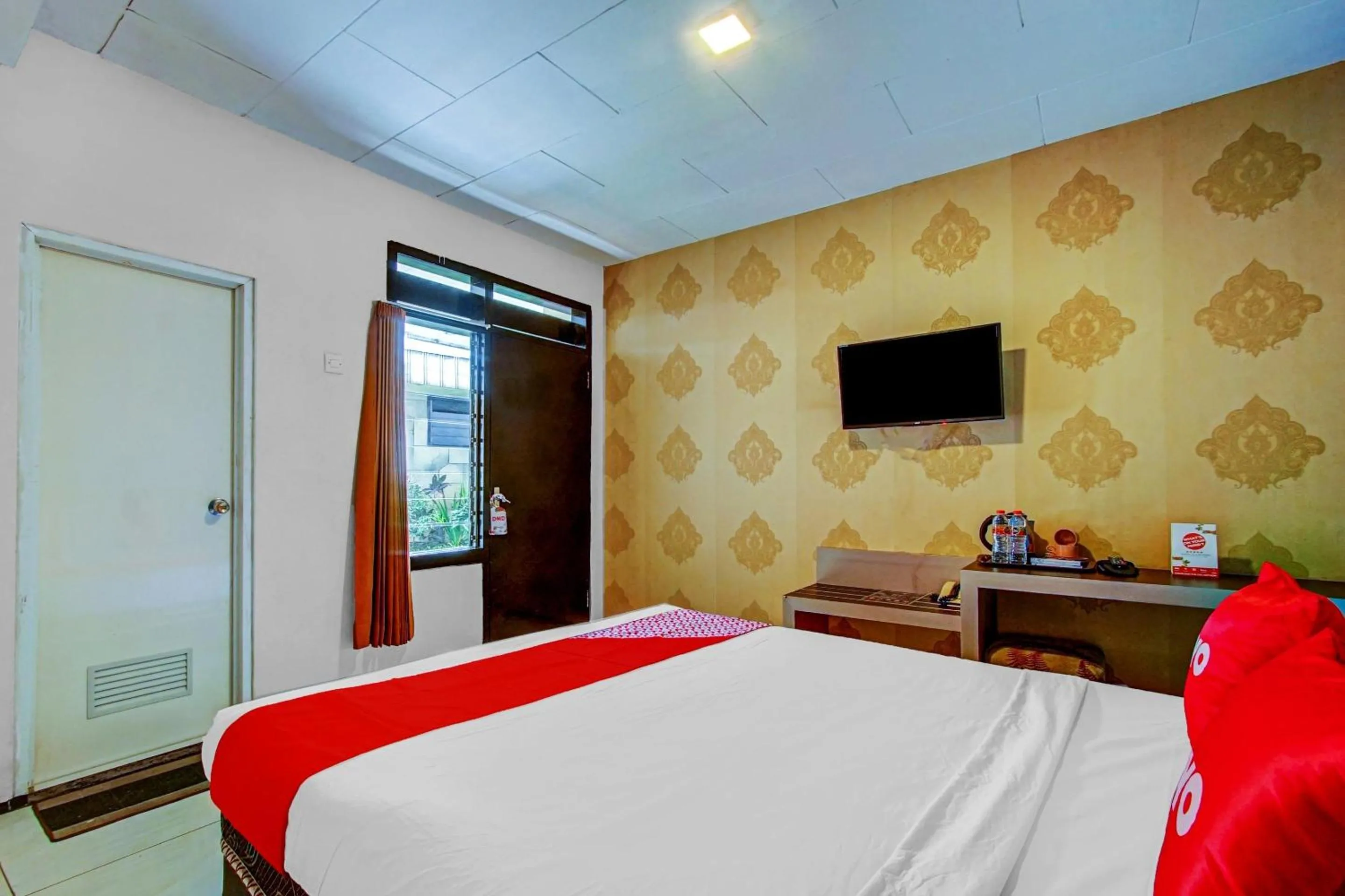 Bedroom, Bed in OYO Life 90071 Paralayang View