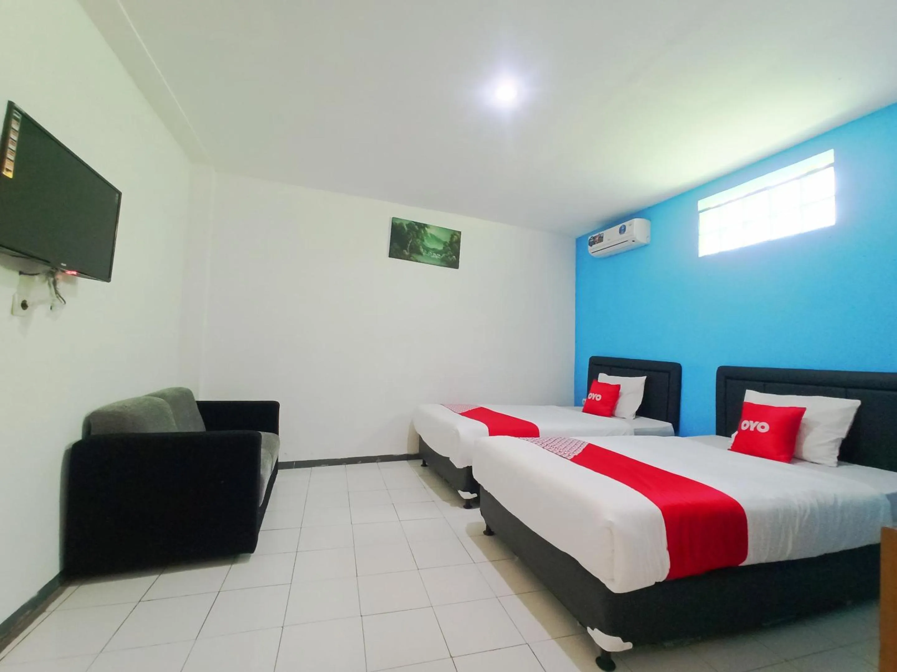 Bedroom, Bed in OYO Life 90071 Paralayang View