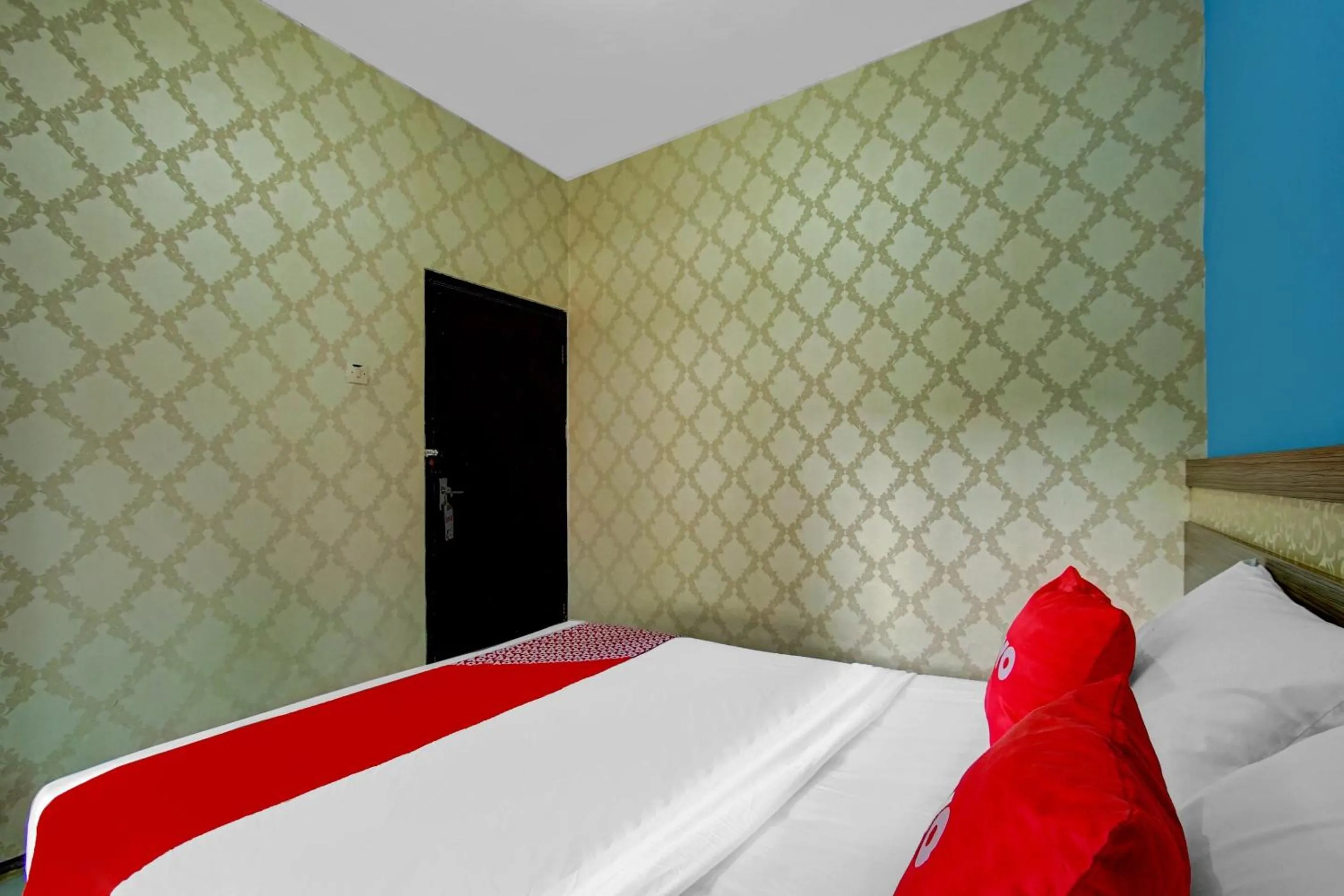 Bedroom, Bed in OYO Life 90071 Paralayang View