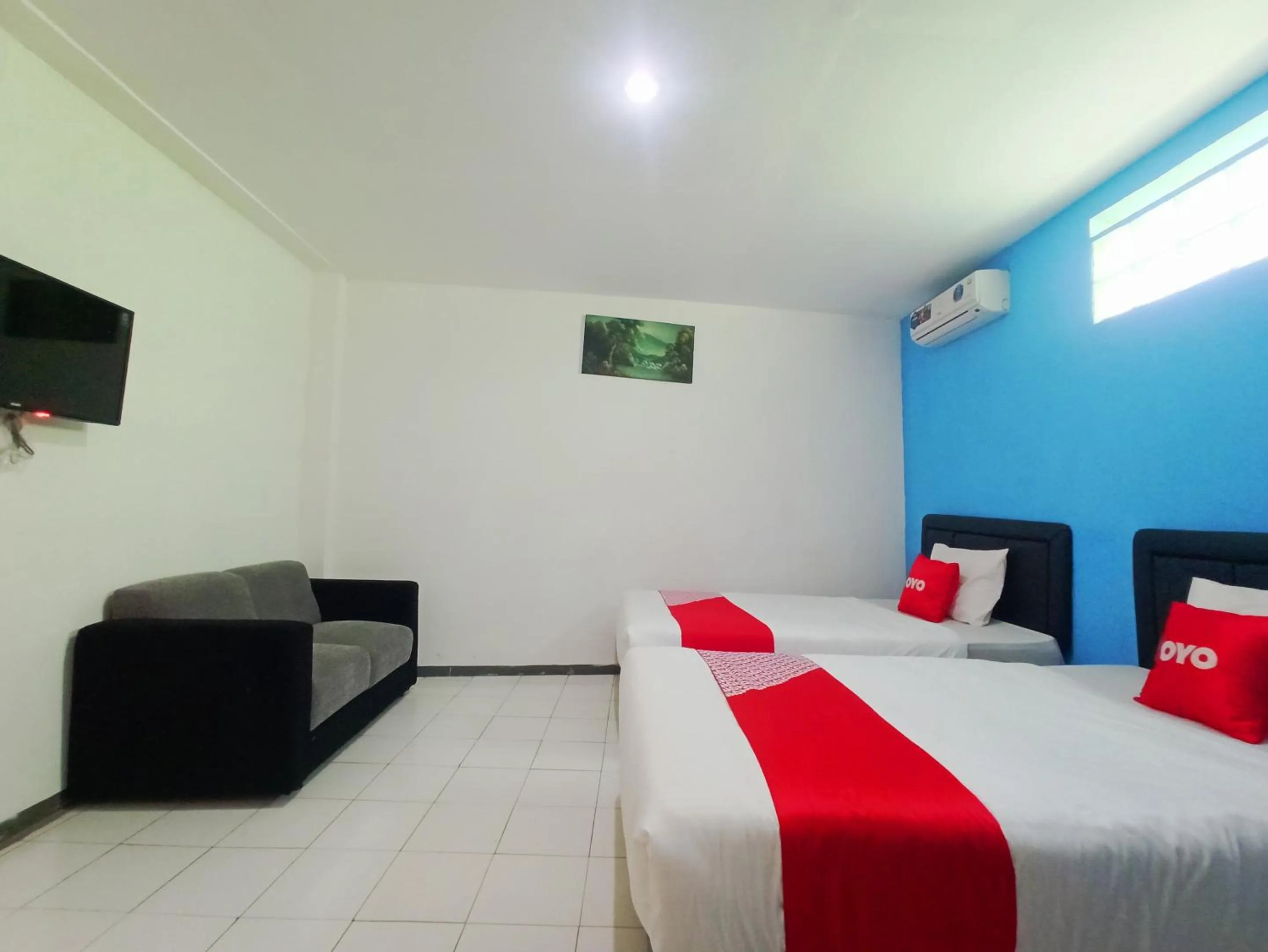 Bedroom, Bed in OYO Life 90071 Paralayang View