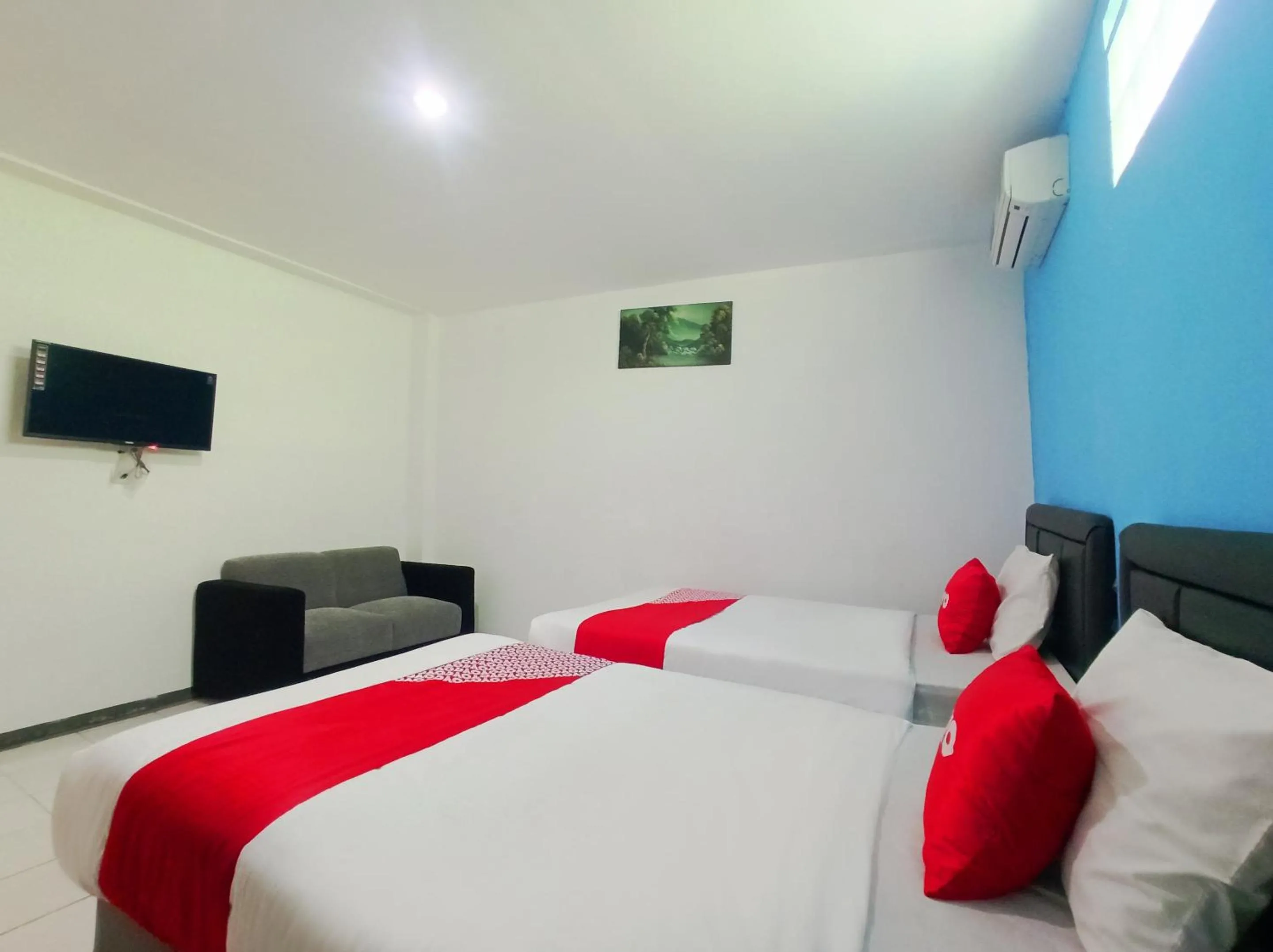 Bedroom, Bed in OYO Life 90071 Paralayang View