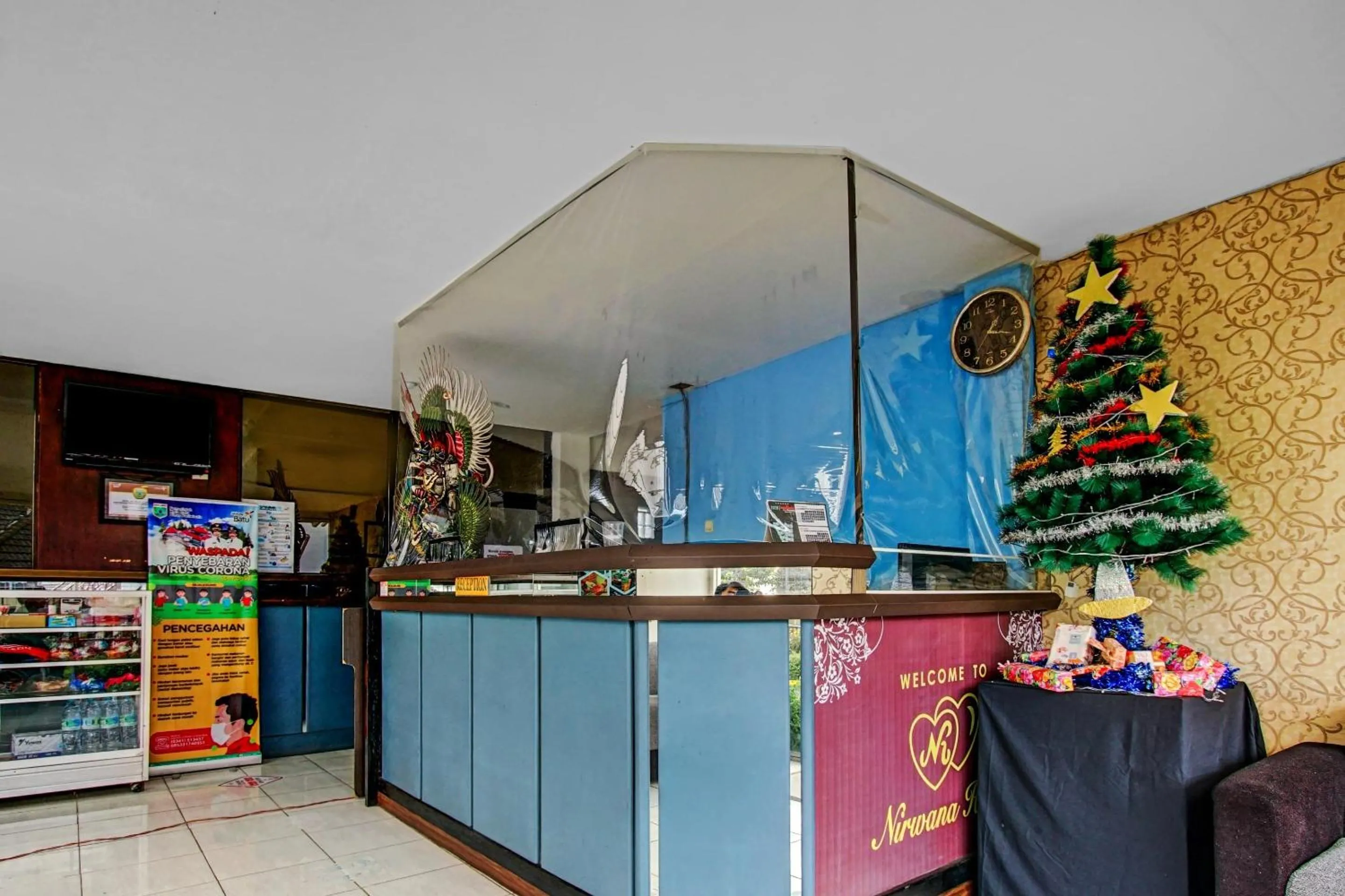 Lobby or reception in OYO Life 90071 Paralayang View
