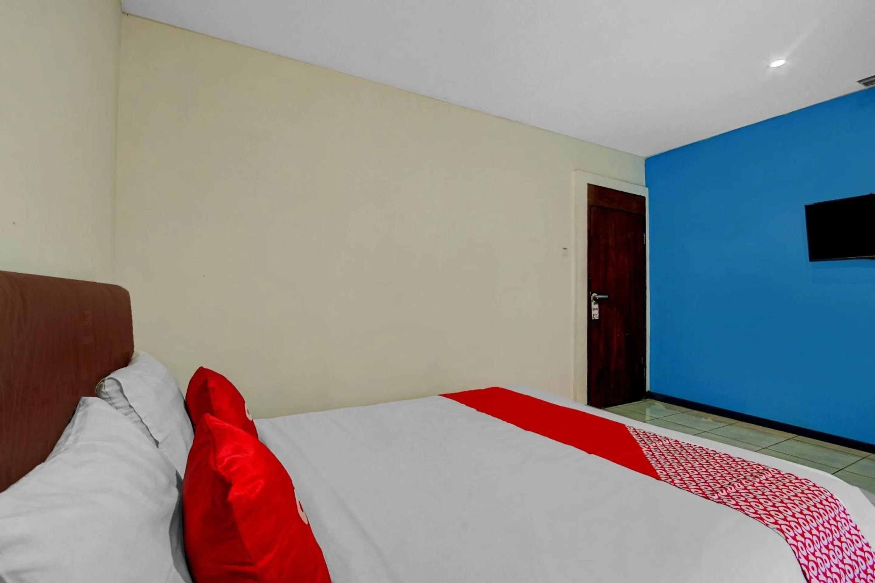 Bedroom, Bed in OYO Life 90071 Paralayang View