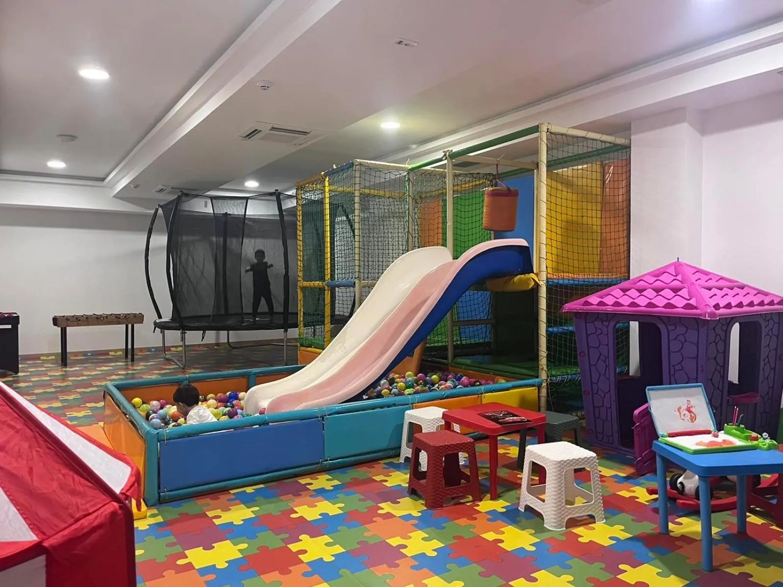 Communal lounge/ TV room in SREBRNA PLANINA Spa & Resort