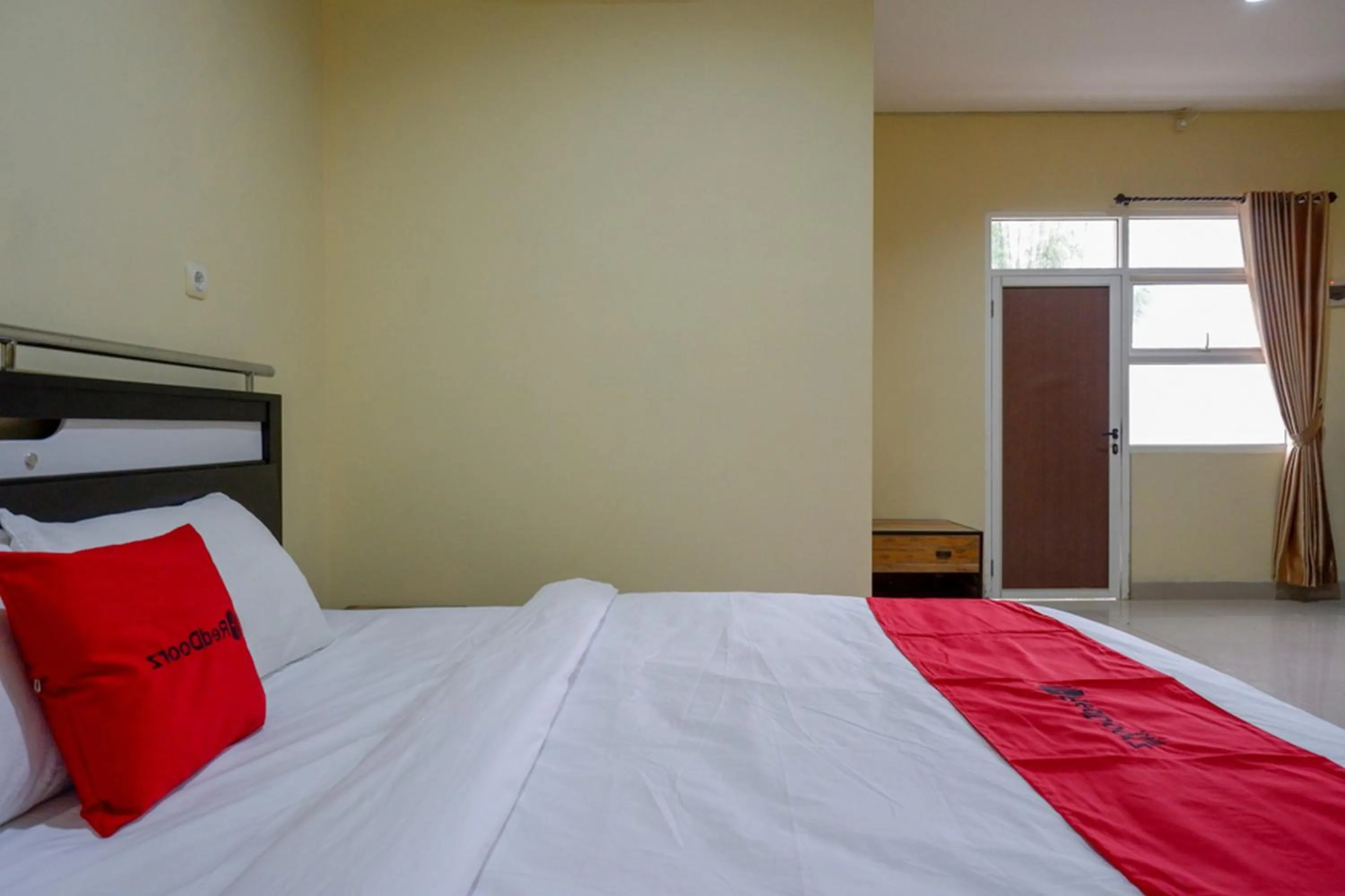 Bed in RedDoorz @ Jalan Bali Cilacap