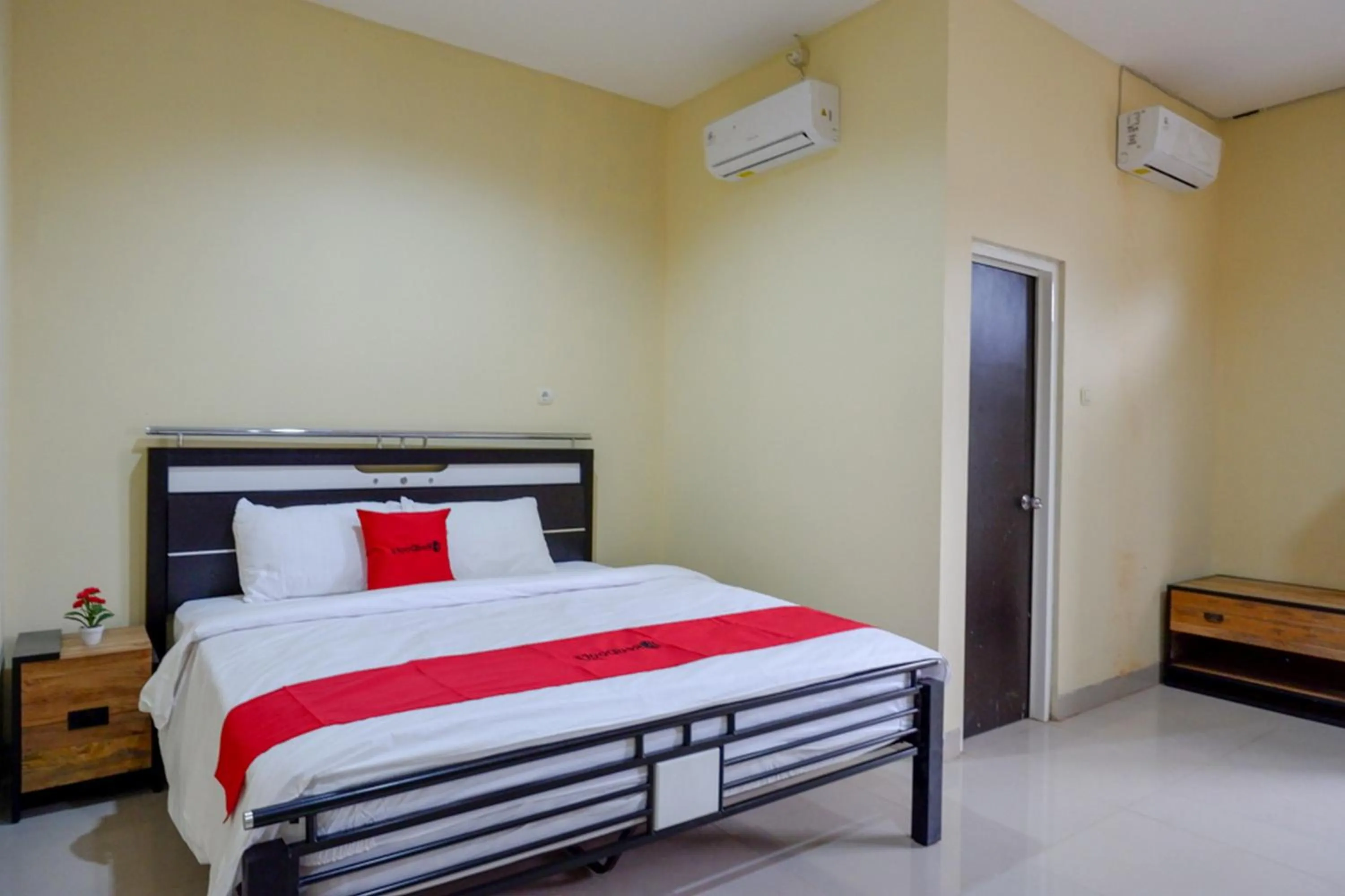 Bed in RedDoorz @ Jalan Bali Cilacap