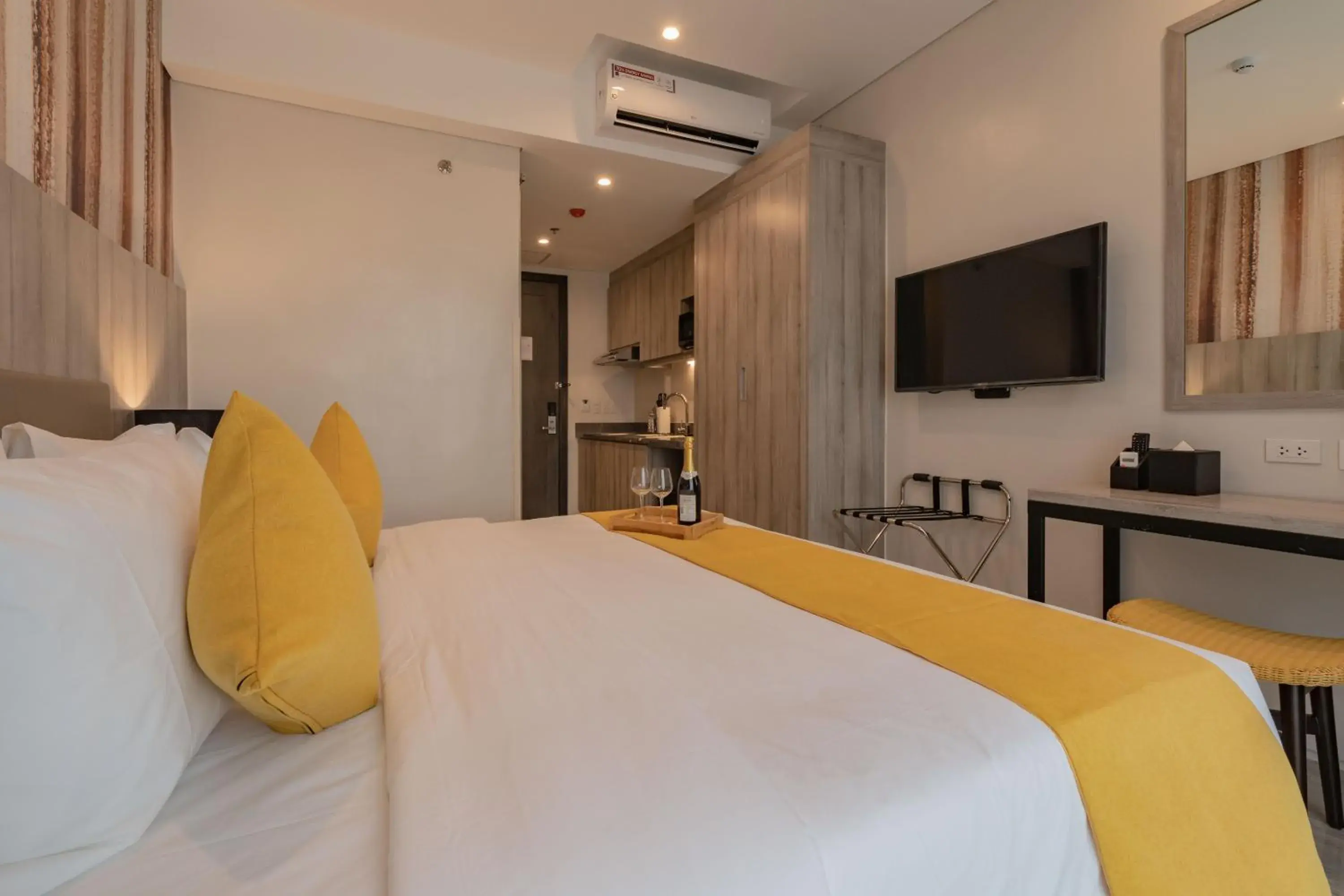 Bedroom, Bed in Bayfront Hotel Cebu Capitol Site Bedroom, Bed in Bayfront Hotel Cebu Capitol Site