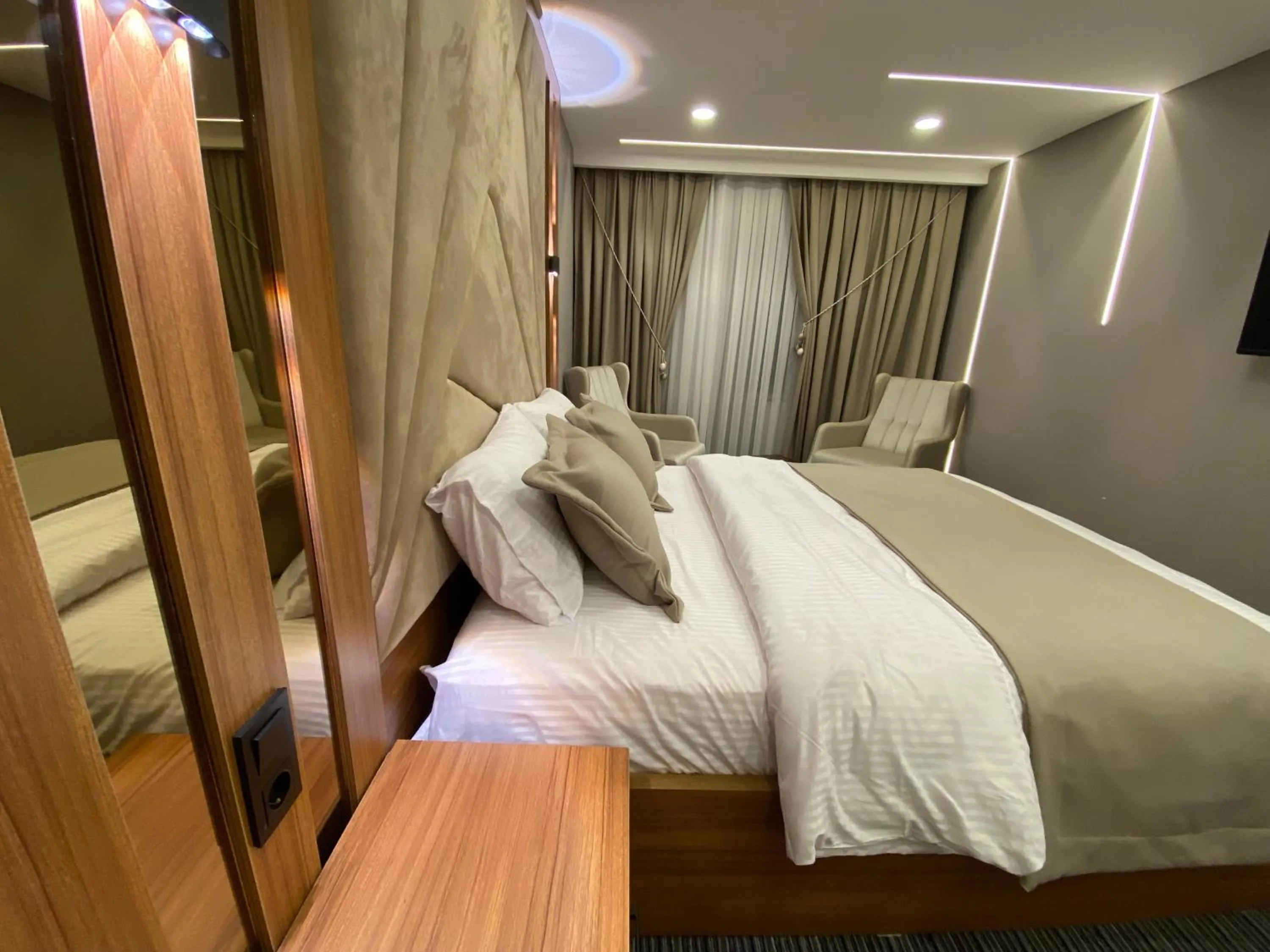 TV and multimedia, Bed in Beşiktaş Vip inn Hotel & suites