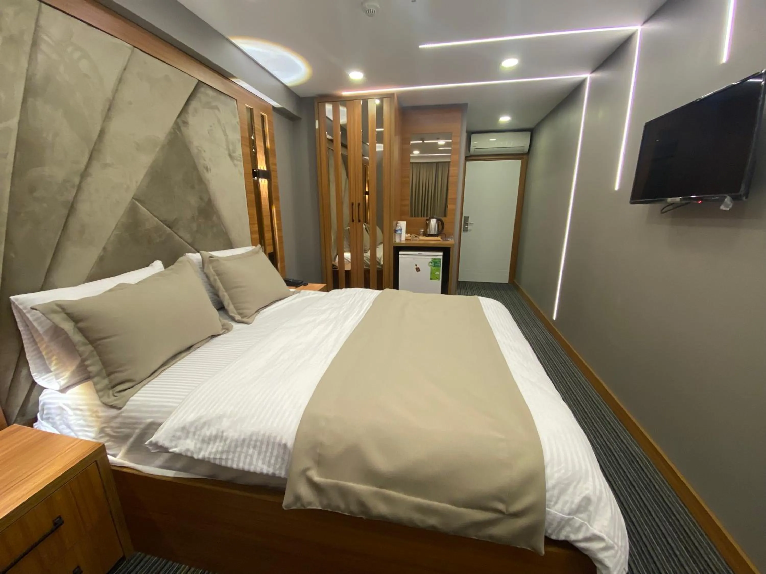 Photo of the whole room, Bed in Beşiktaş Vip inn Hotel & suites