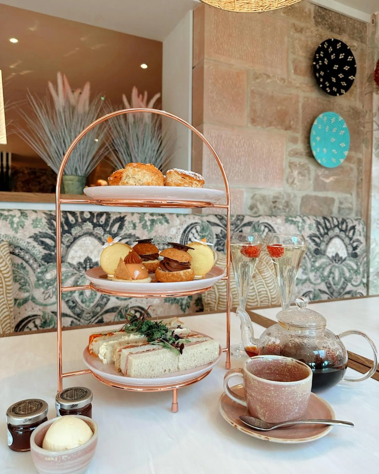 Restaurant/places to eat in The Tempus at Charlton Hall Estate