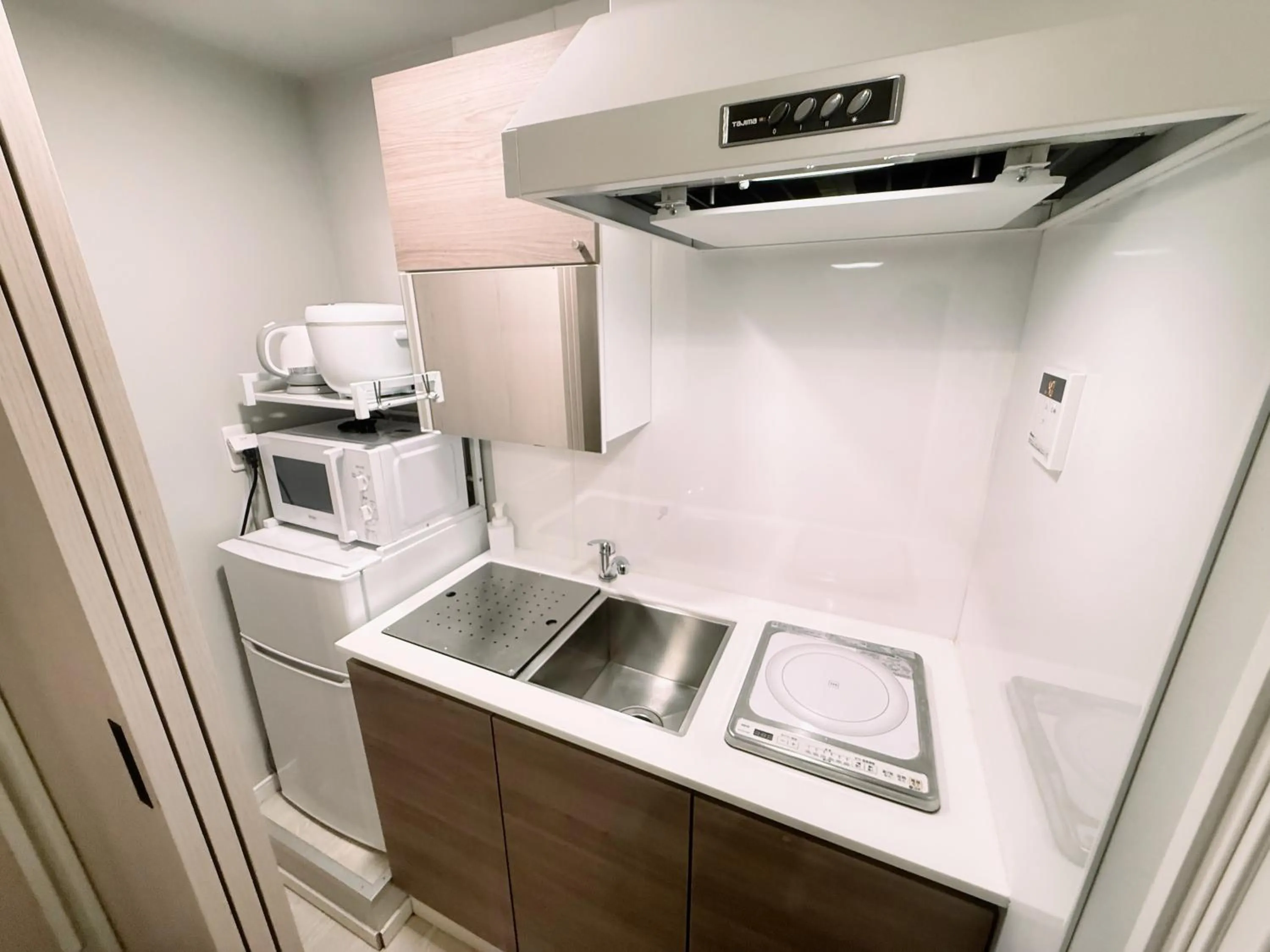 Kitchen or kitchenette in Eternity APARTMENT HOTEL SHINAGAWA