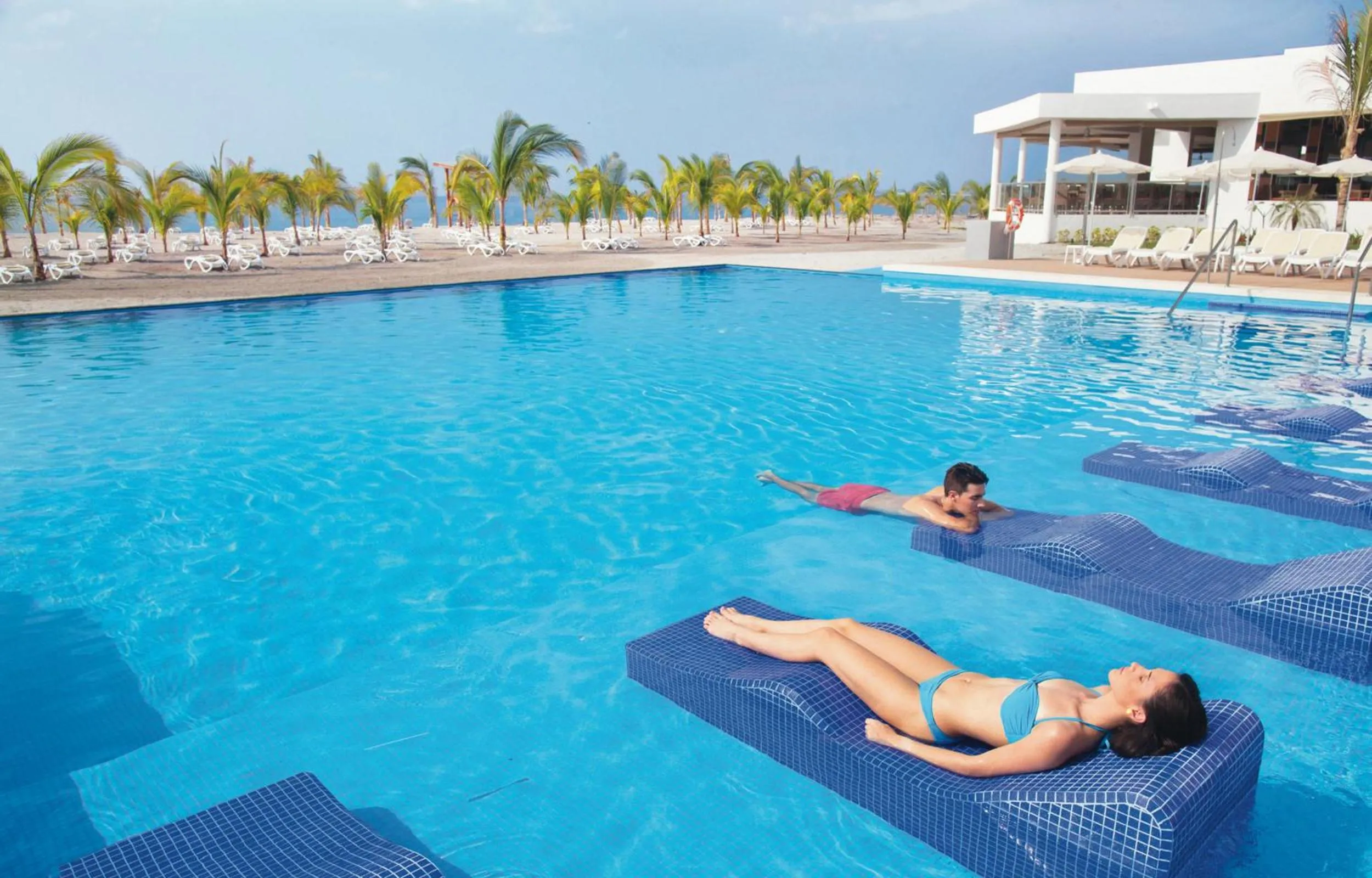Swimming pool in Riu Playa Blanca - All Inclusive