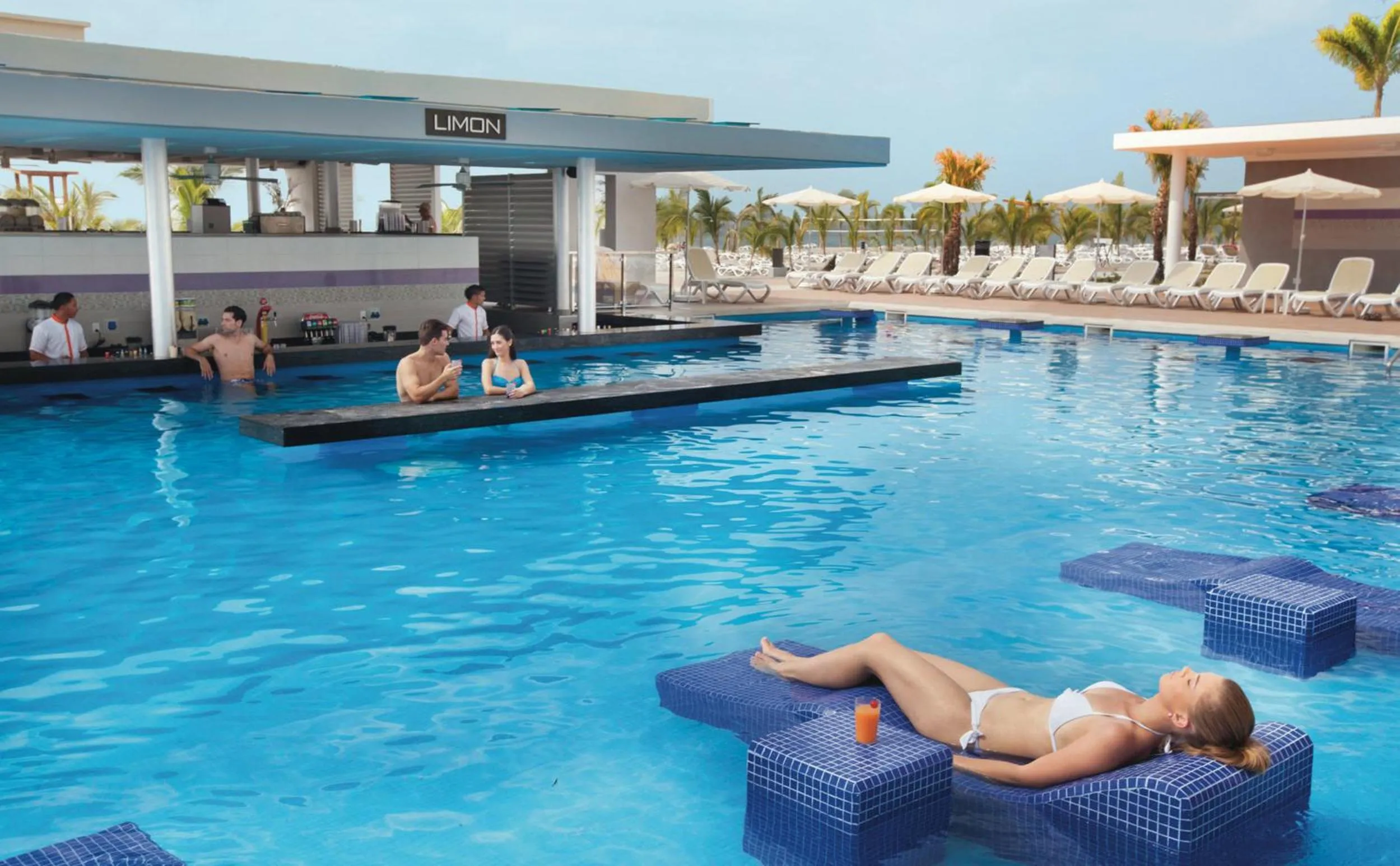 Swimming pool in Riu Playa Blanca - All Inclusive