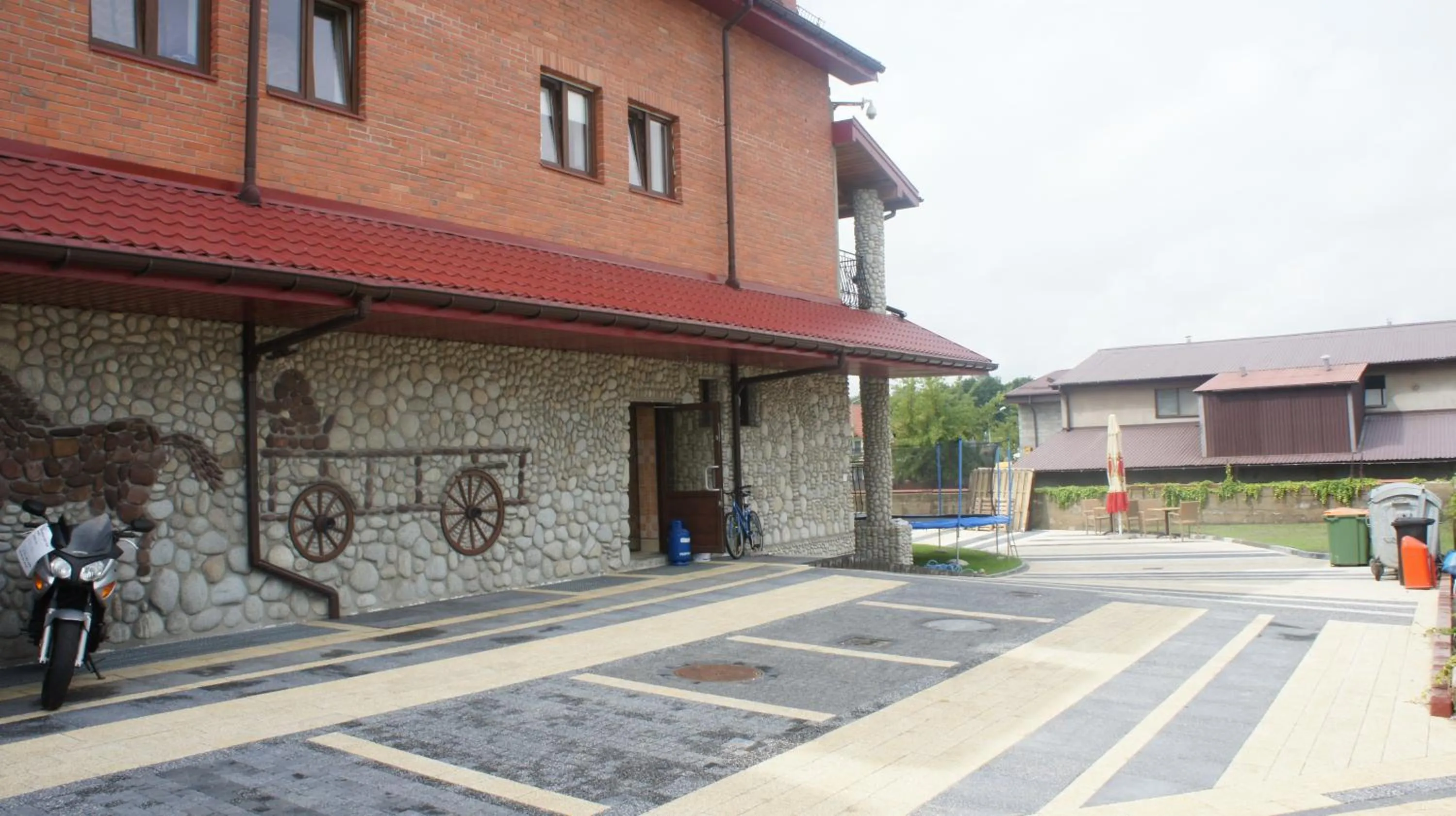 Facade/entrance in Prymus