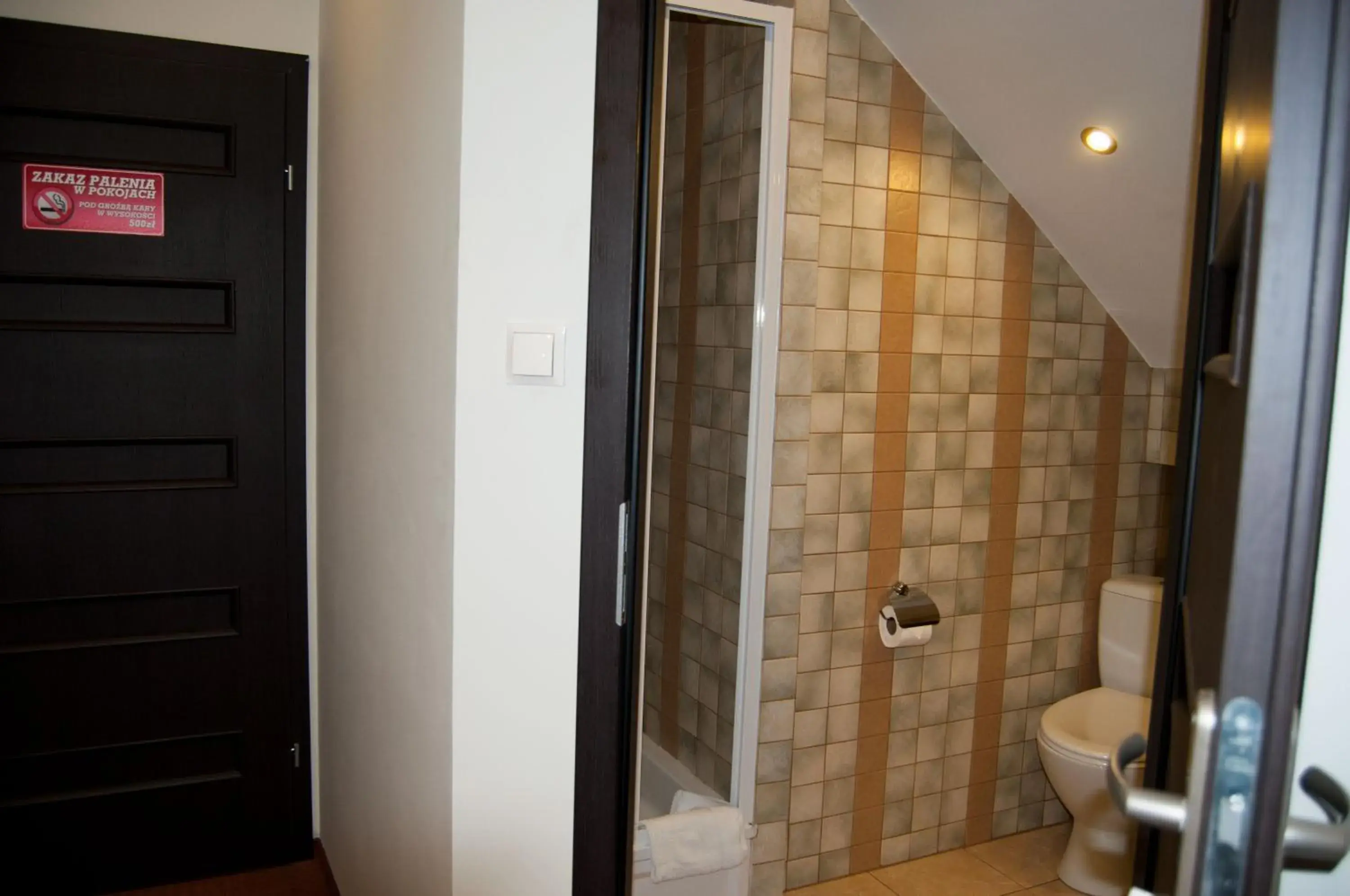 Single Room with Bathroom - single occupancy in Hotel Prymus Single Room with Bathroom - single occupancy in Hotel Prymus