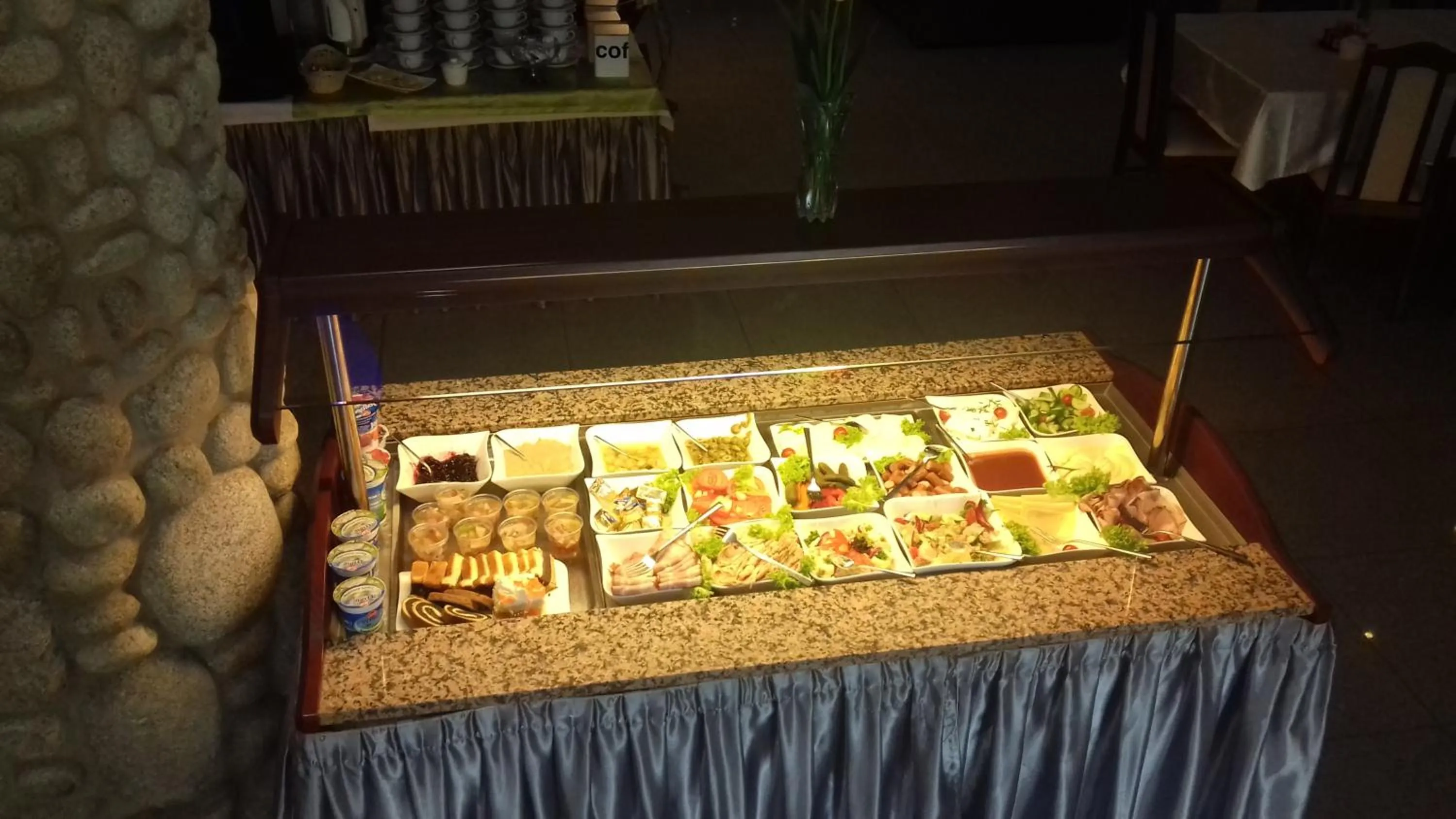 Buffet breakfast in Prymus