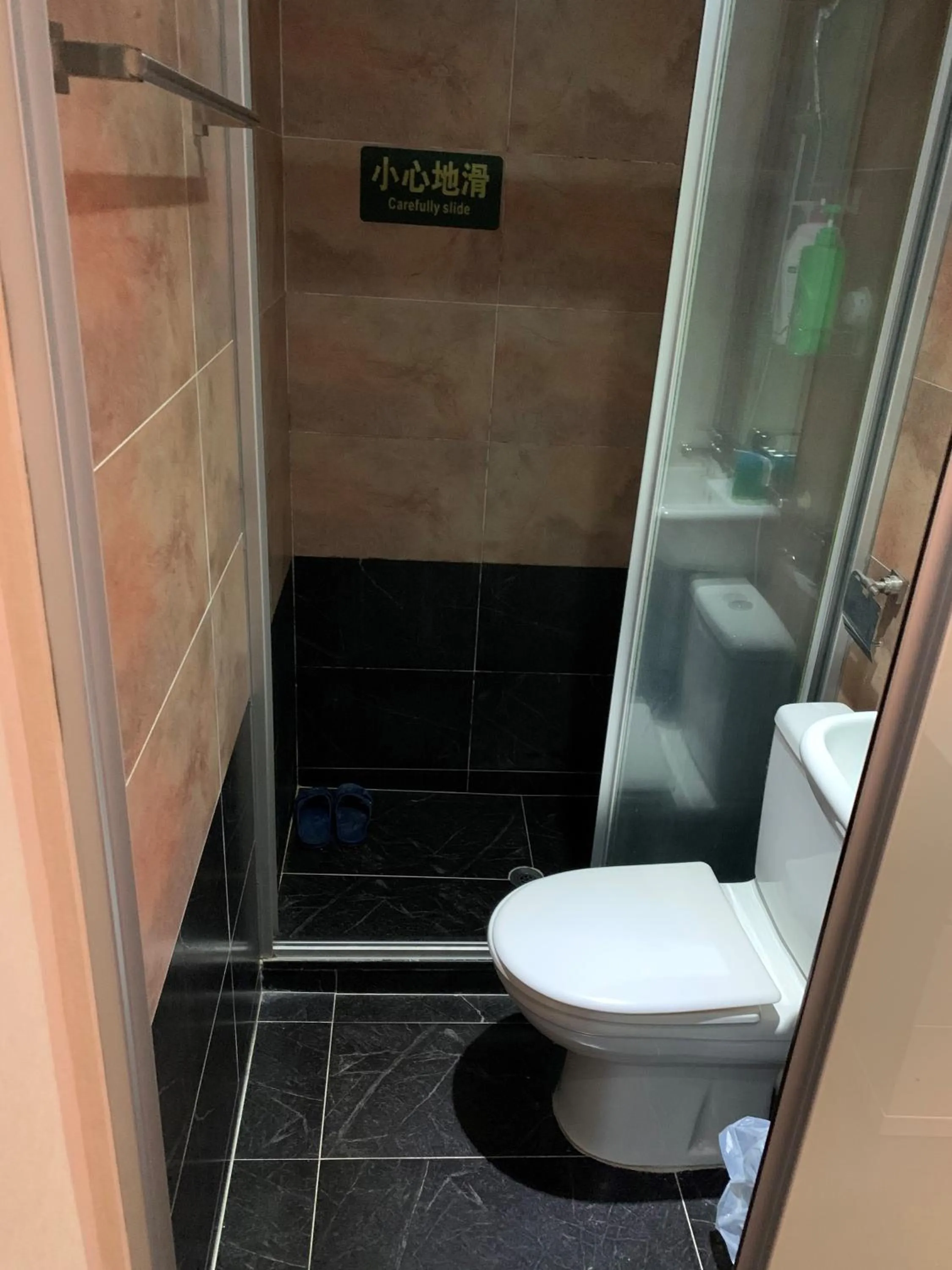 Bathroom in Oasis Apartments