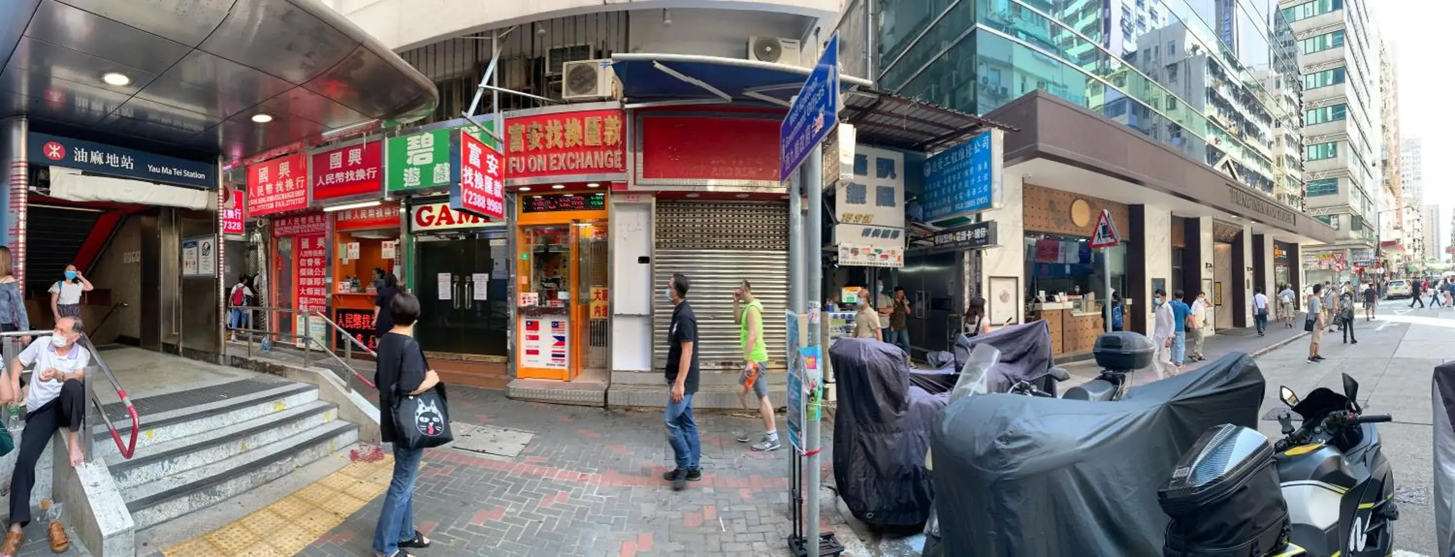 Property building in Oasis Apartments Property building in Oasis Apartments