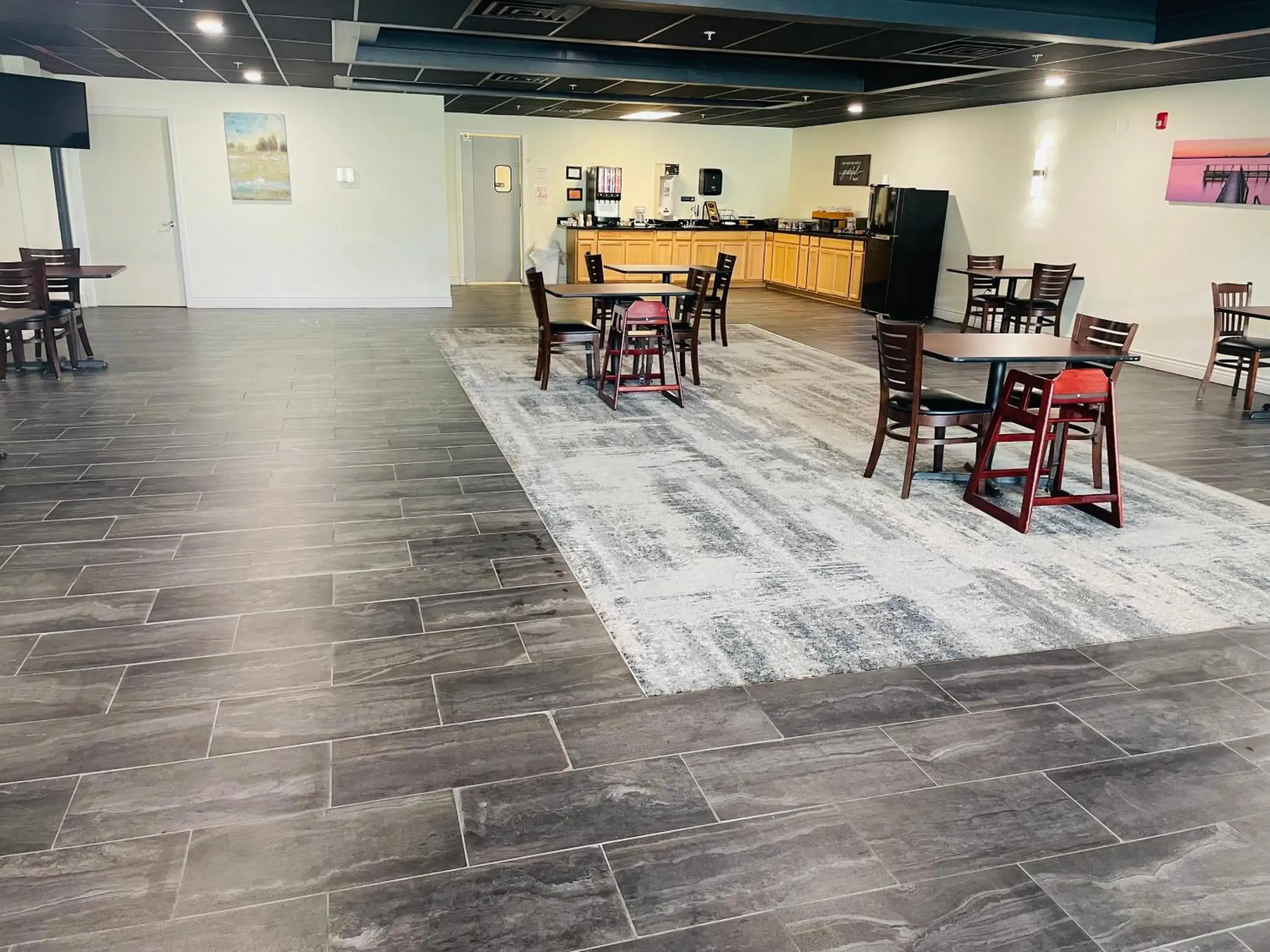 Breakfast in FairBridge Inn & Suites Cuero Breakfast in FairBridge Inn & Suites Cuero