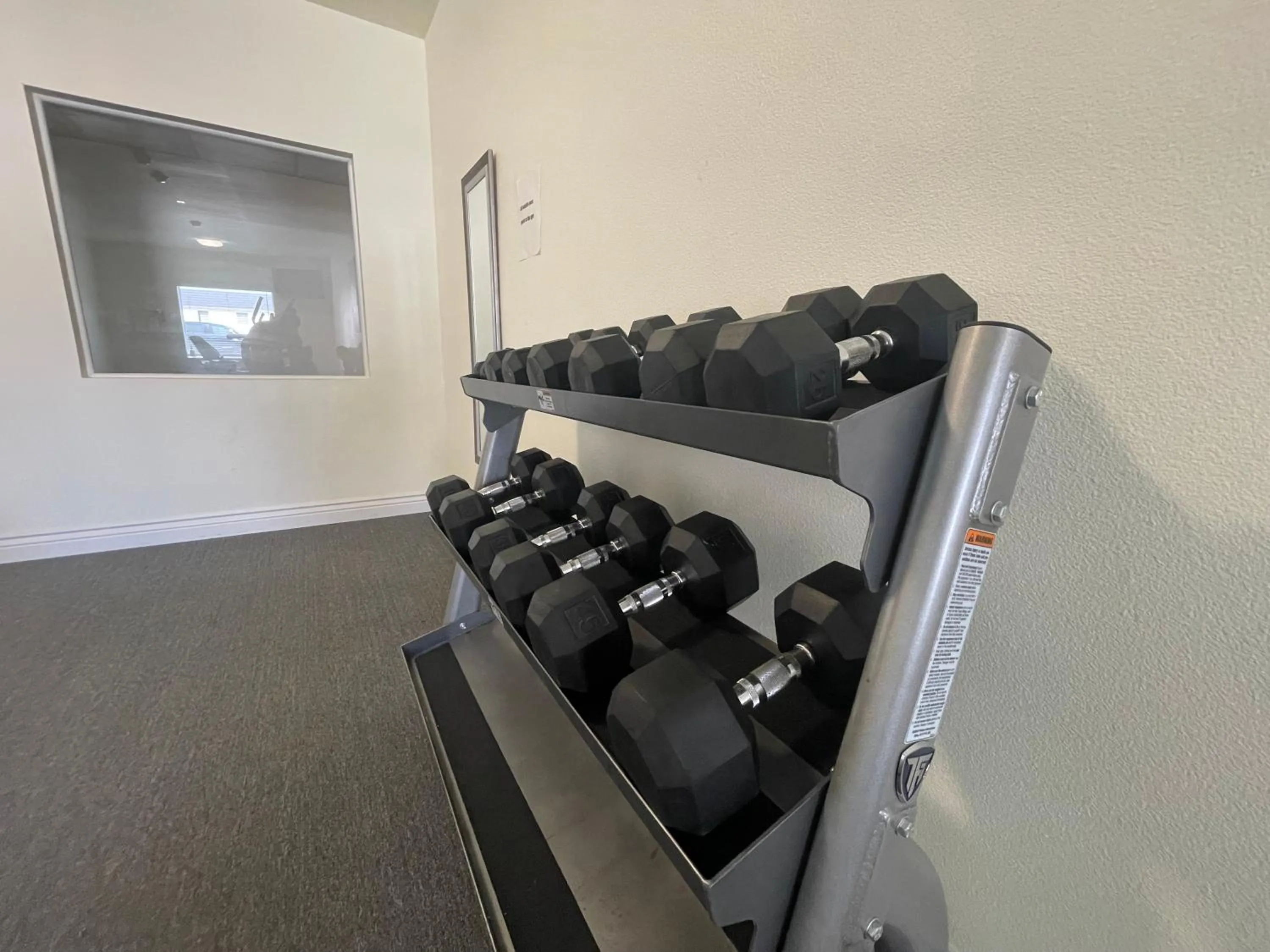 Fitness centre/facilities in FairBridge Inn & Suites Cuero