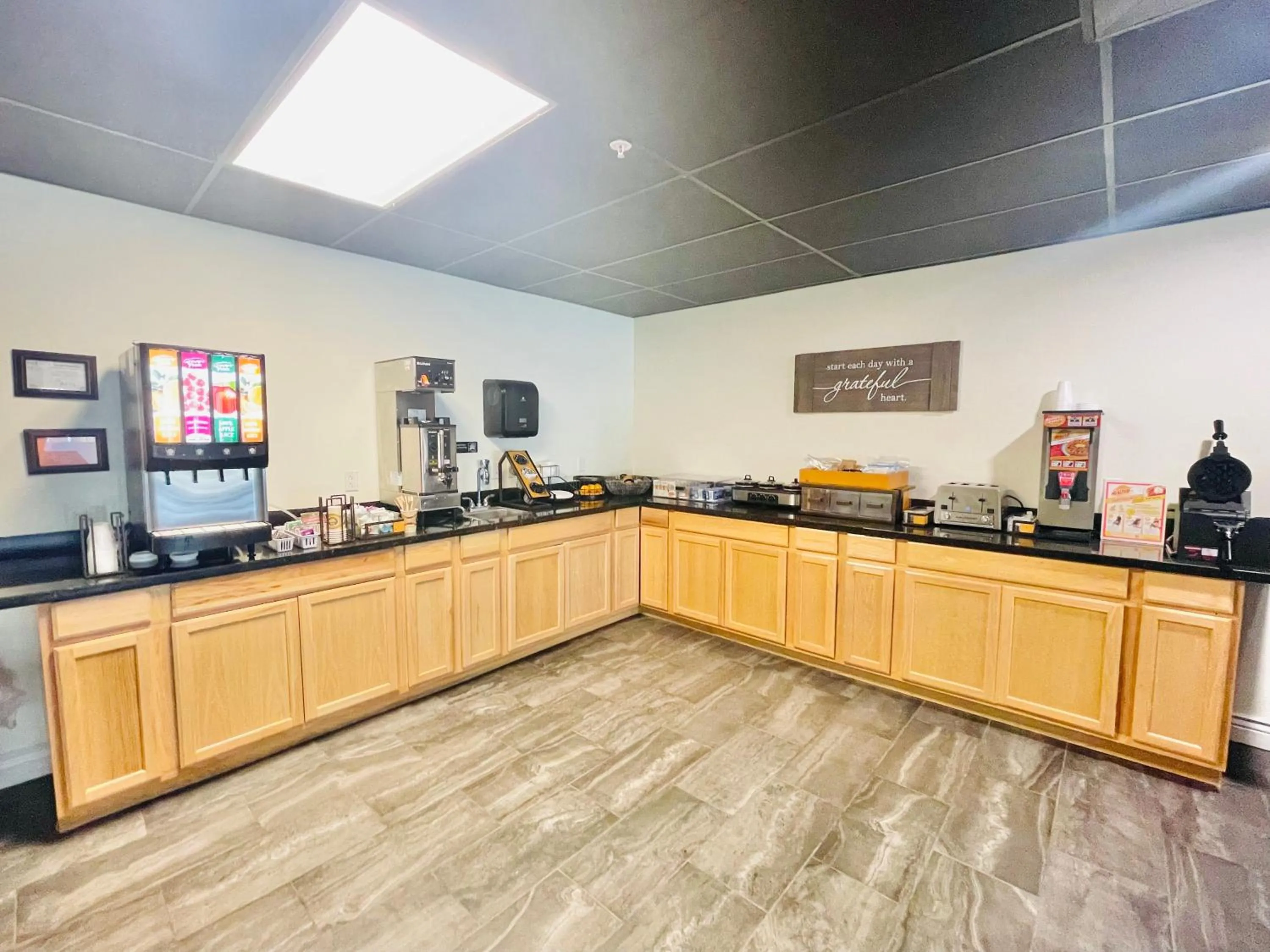 Breakfast in FairBridge Inn & Suites Cuero